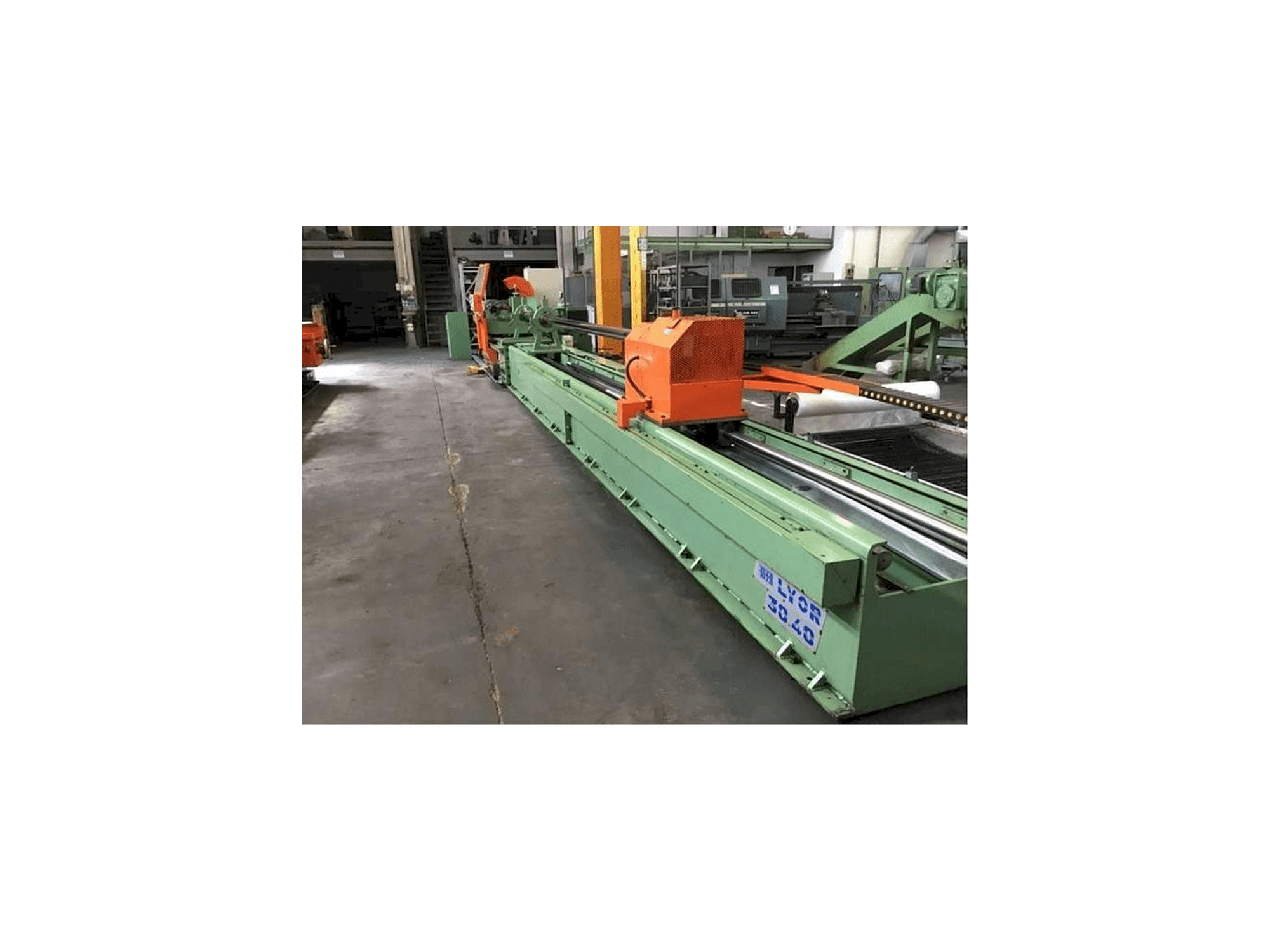 Frontansicht der ROBBI LYOR 30/40 Maschine