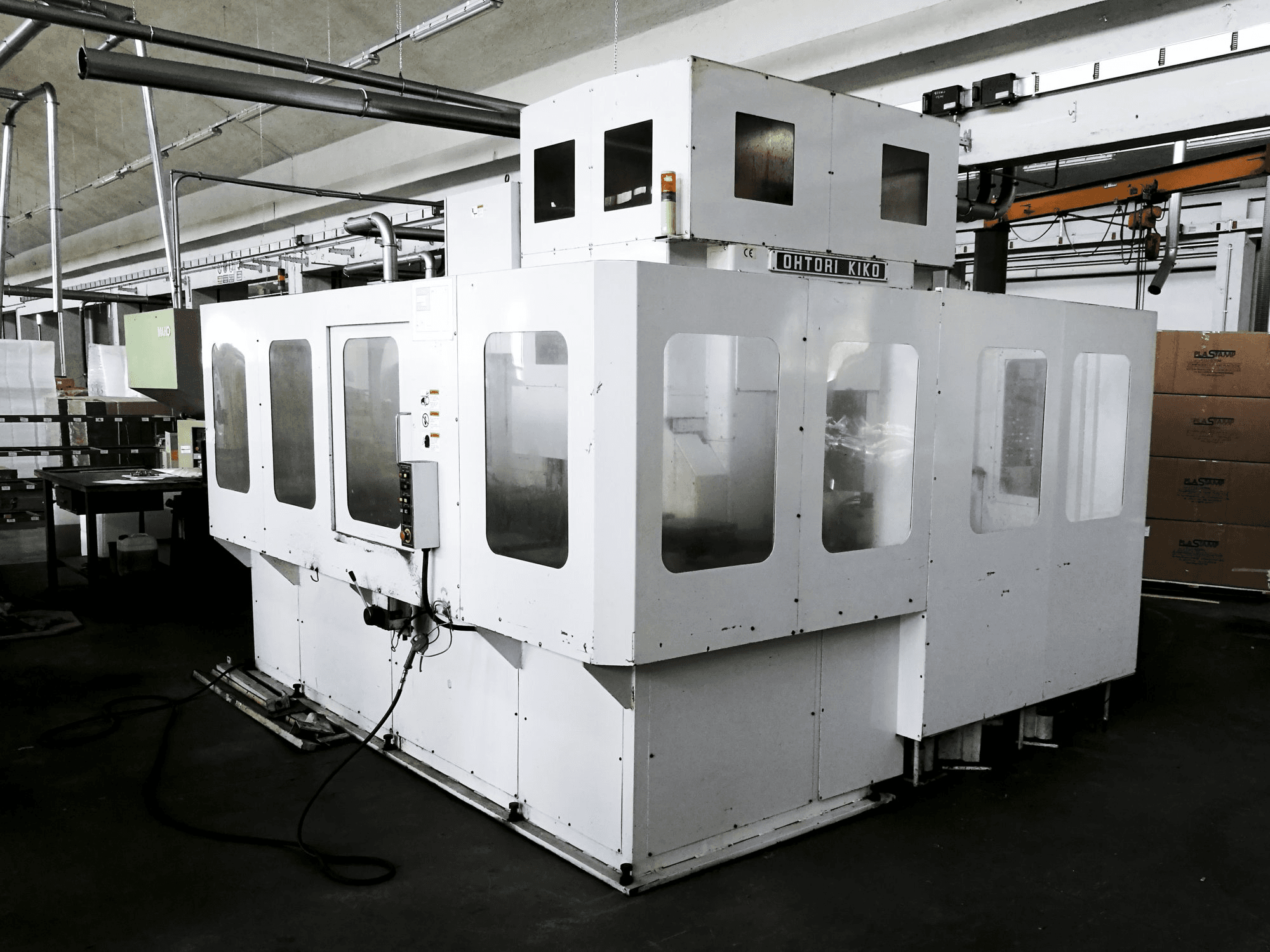 Rechte Ansicht der OHTORI KIKO OSU 545 Maschine