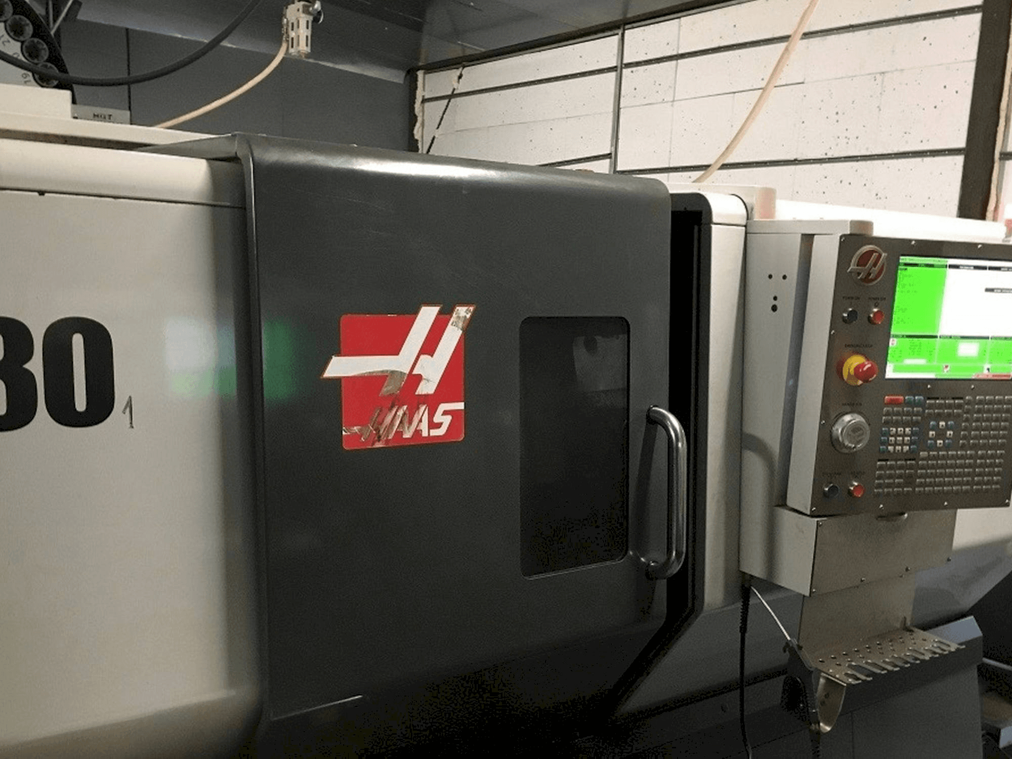 Frontansicht der HAAS ST-30 Maschine