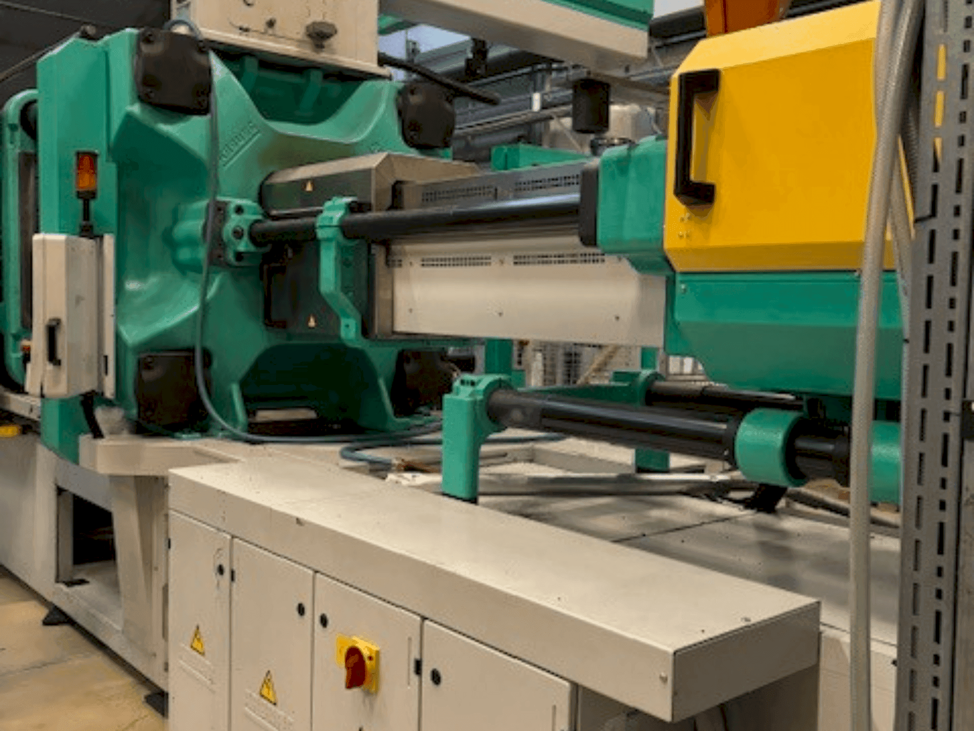 Frontansicht der Arburg Allrounder 920S 5000-3200 Maschine