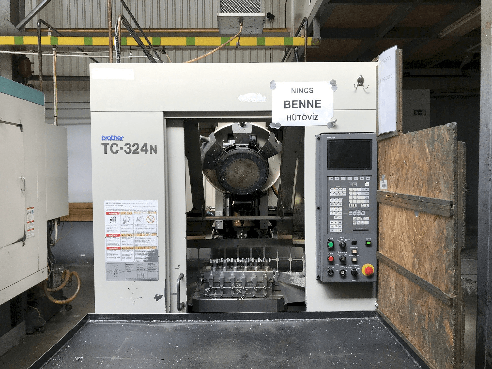 Frontansicht der Brother TC-324N Maschine