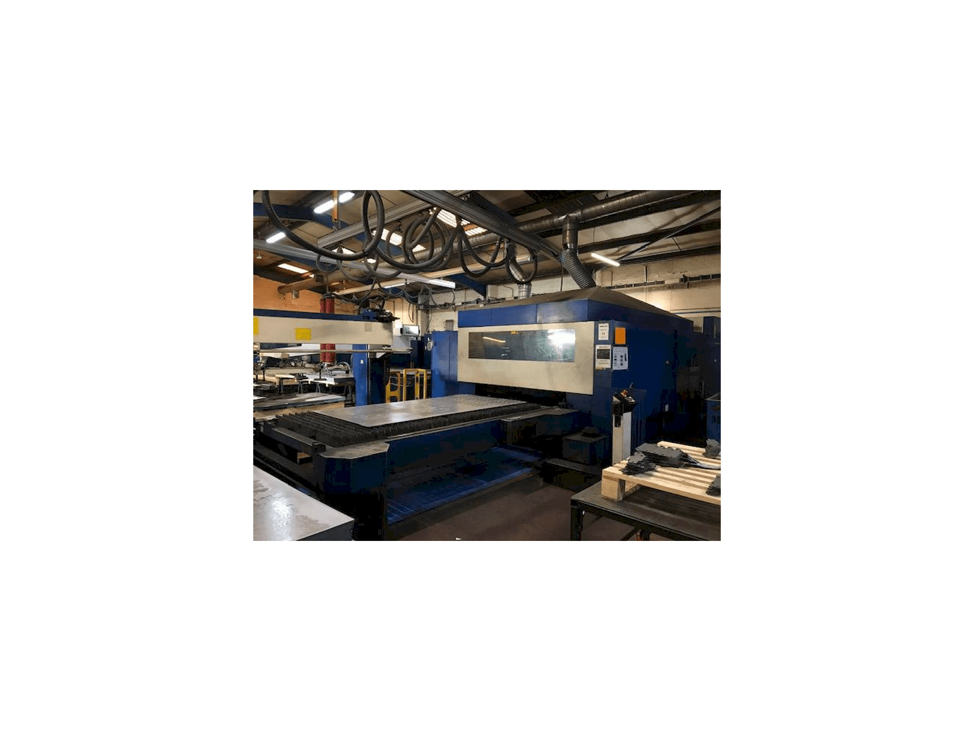 Frontansicht der Trumpf Traumatic L 3050 Maschine