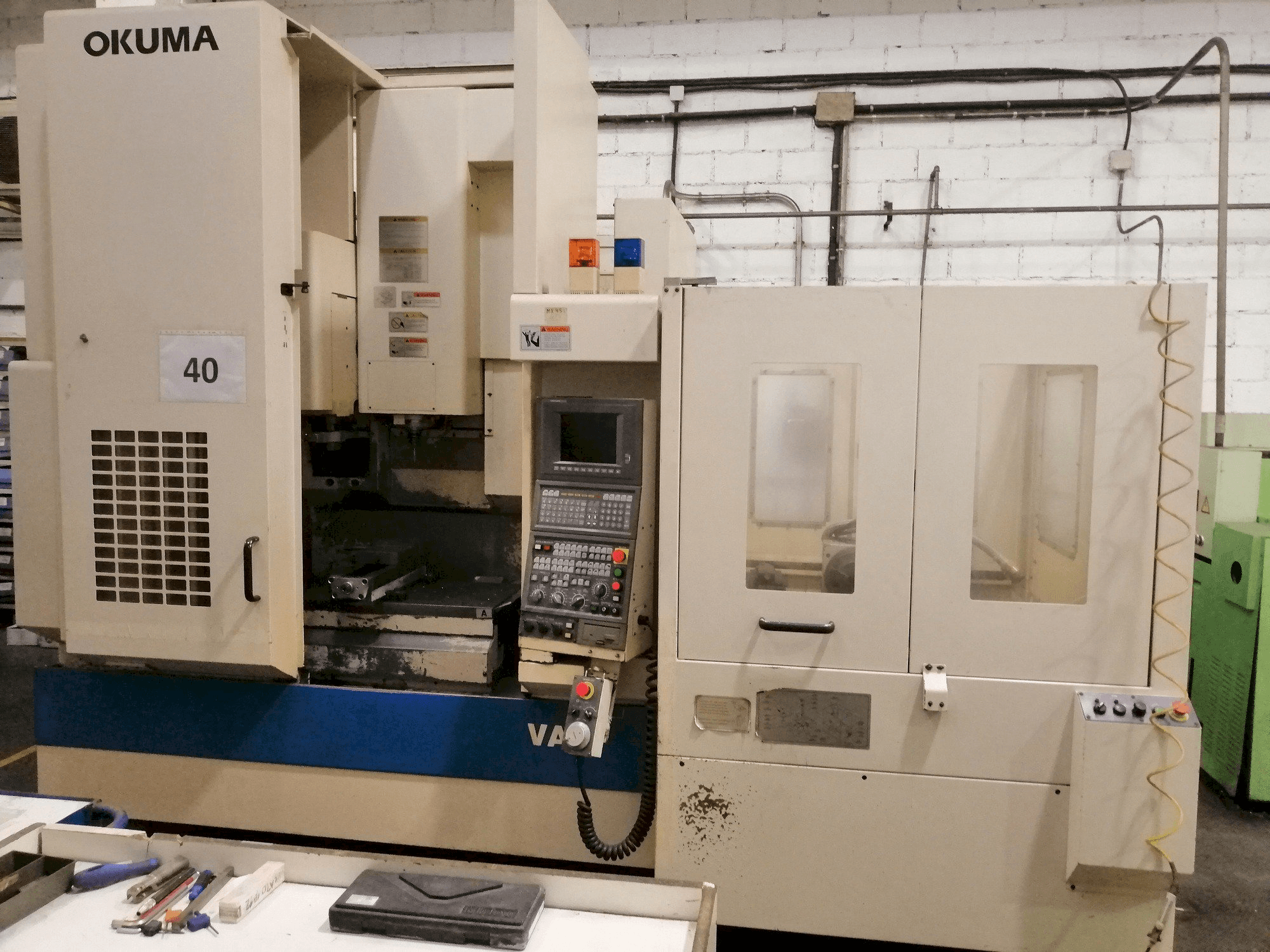 Frontansicht der Okuma 45VAE Maschine