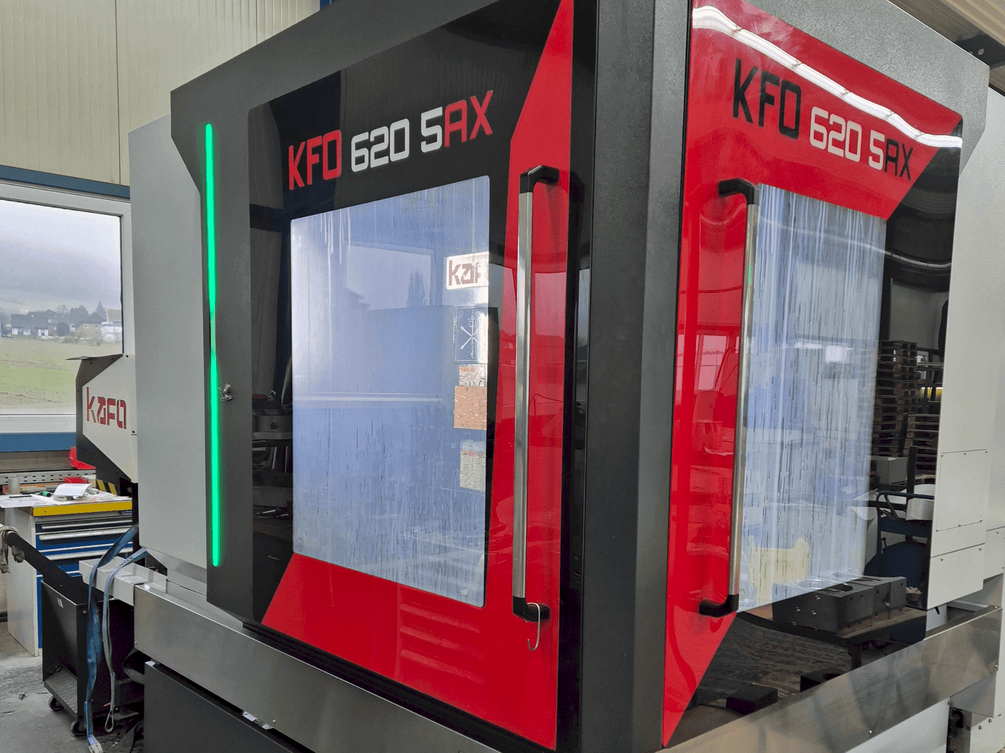 Frontansicht der KAFO KFO 620 5AX Maschine