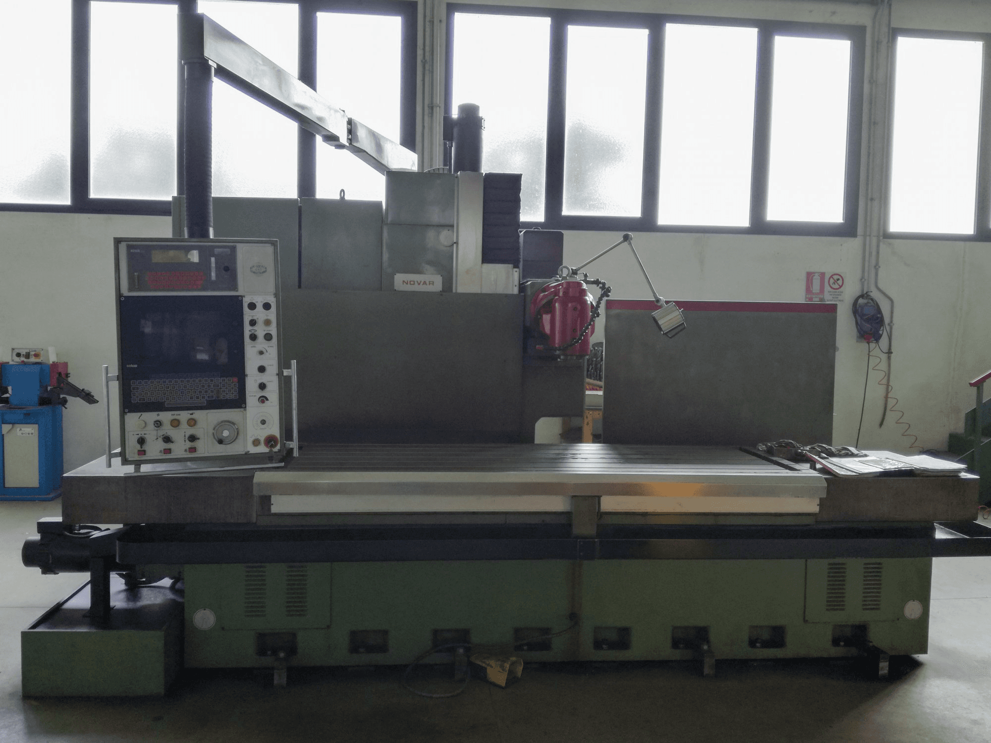 Frontansicht der NOVAR KBF 2500 Maschine