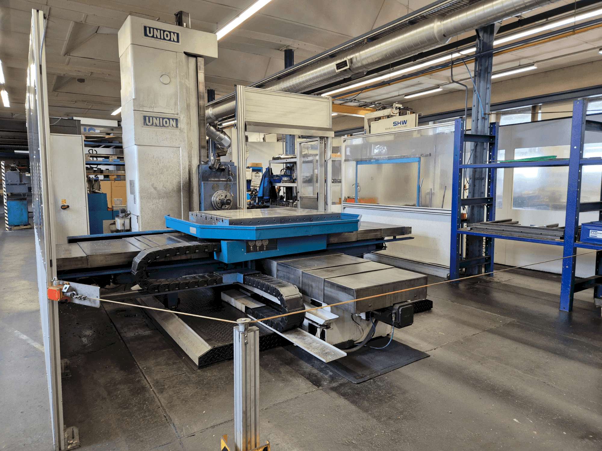 Frontansicht der UNION T105 Maschine