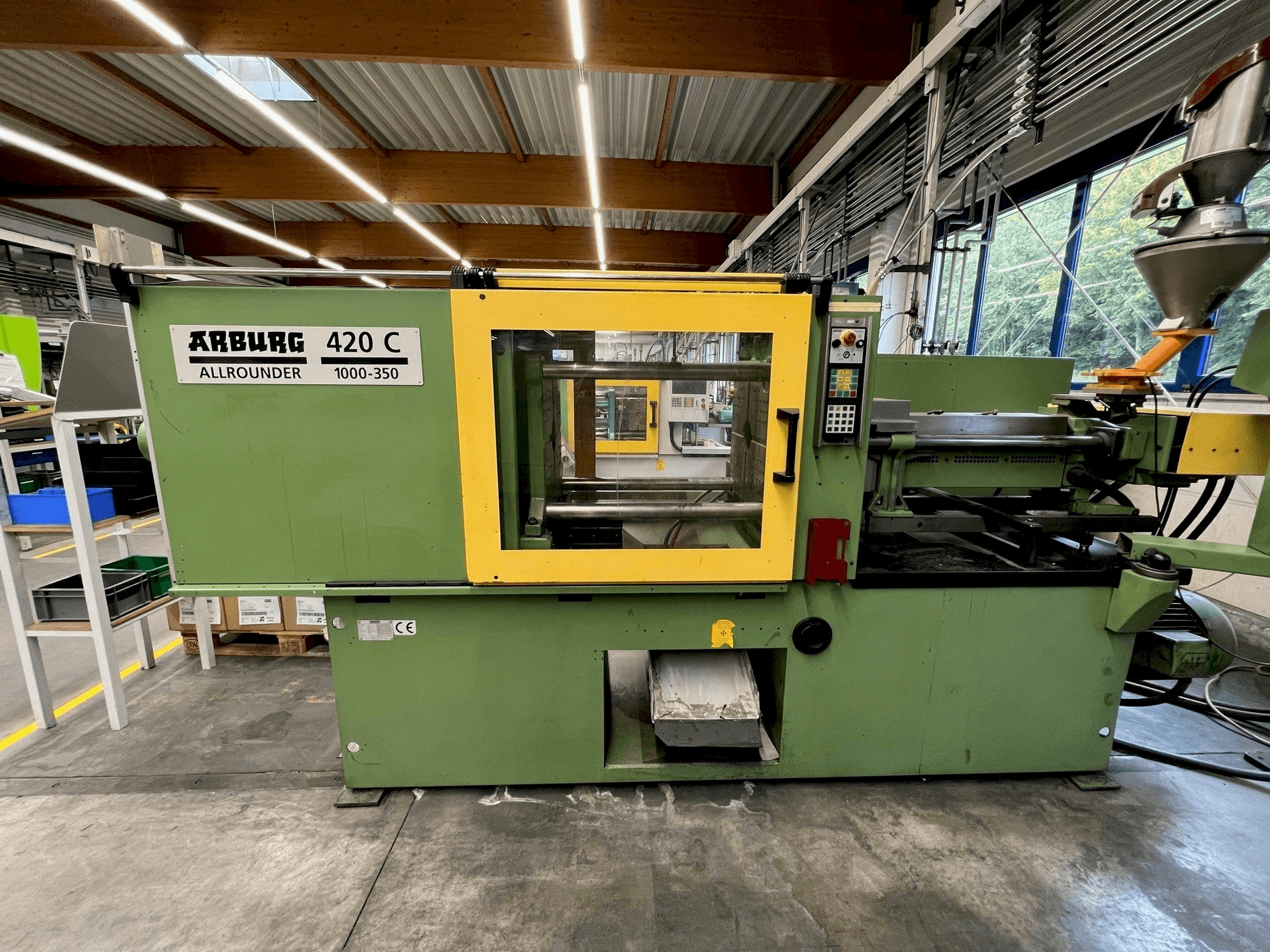Frontansicht der Arburg 420C 1000-350 Maschine