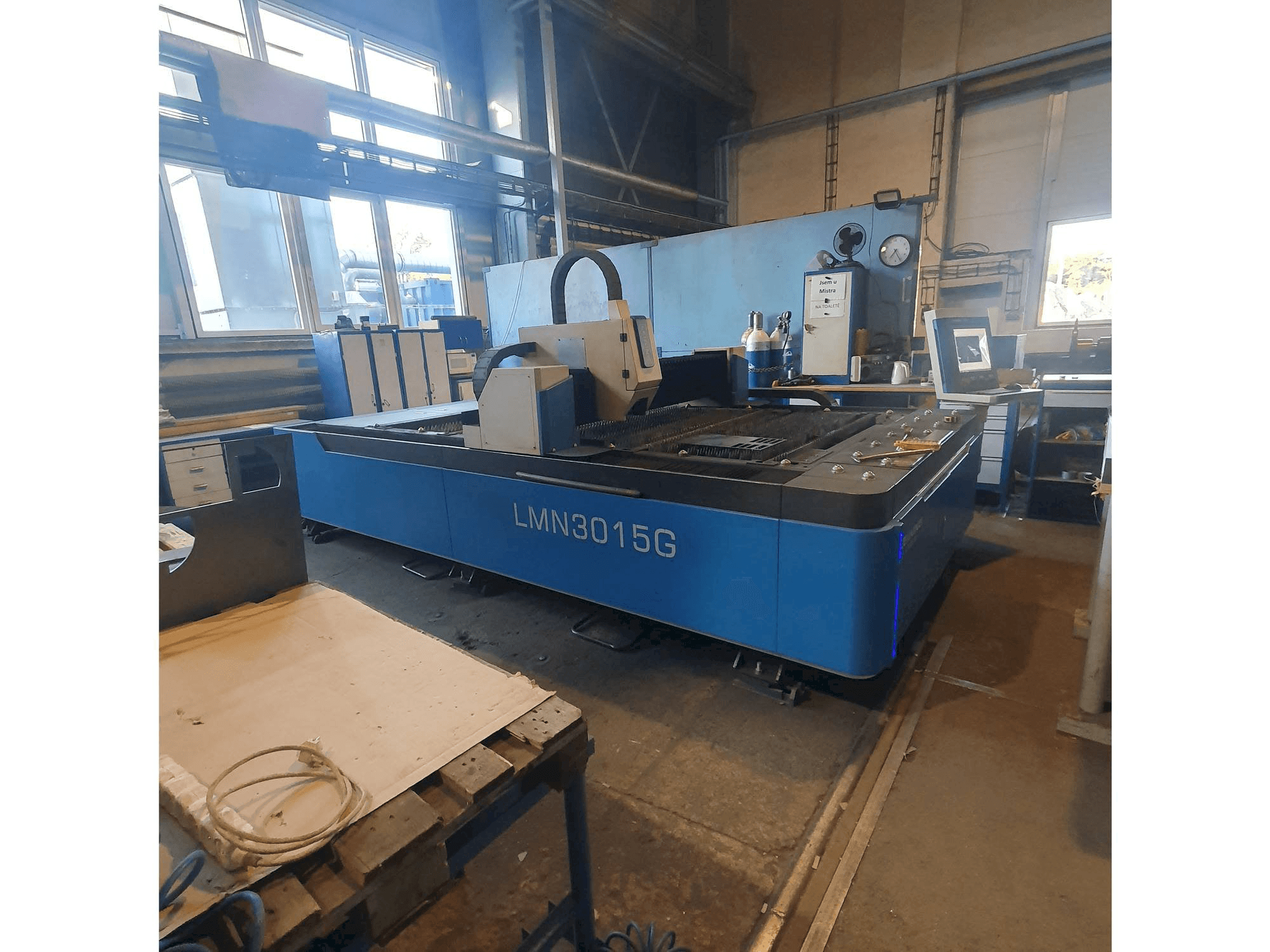 Frontansicht der Leiming LMN3015G Maschine
