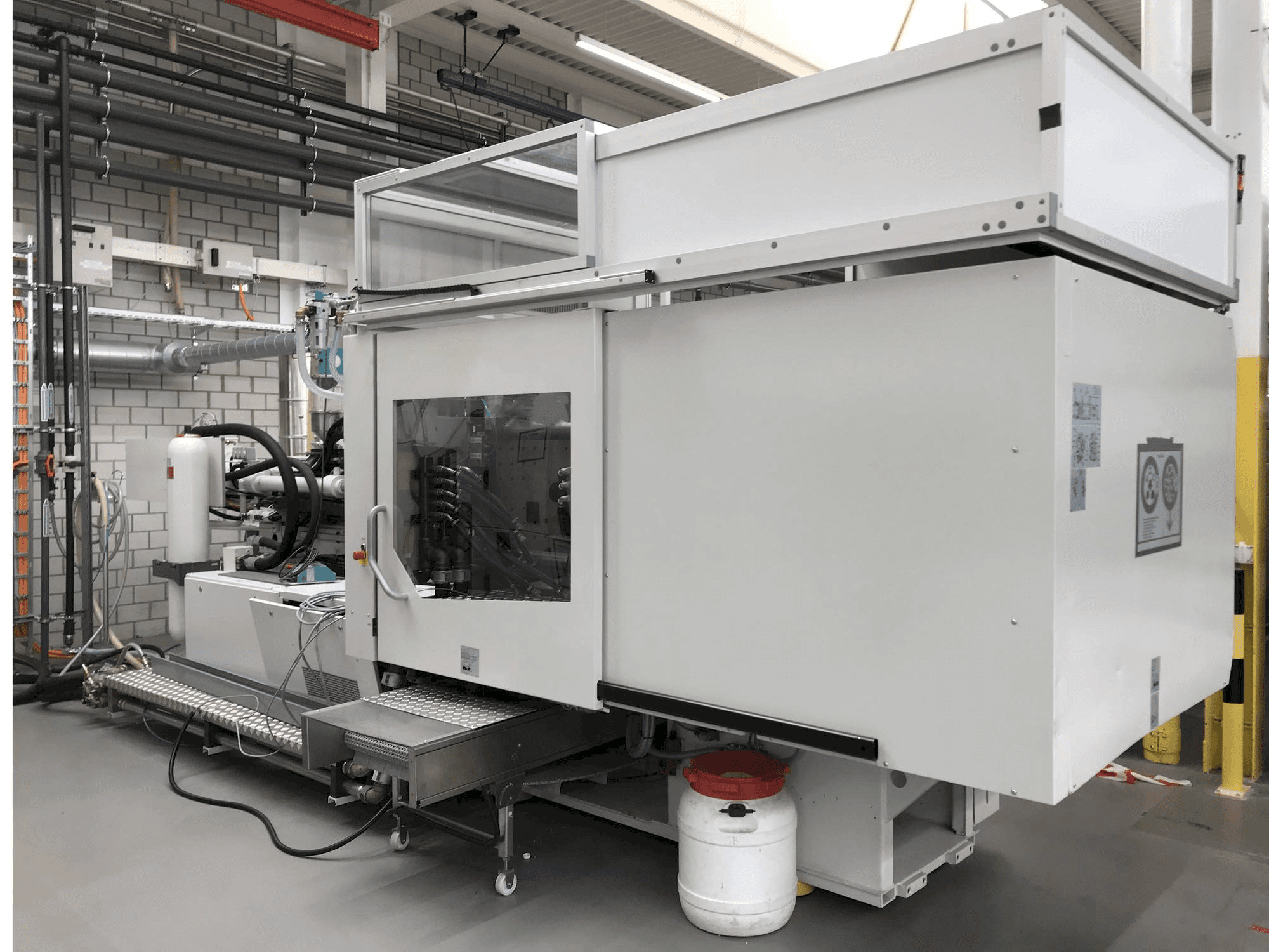 Frontansicht der Sumitomo Demag EL-EXIS SP 200/560-675 Maschine