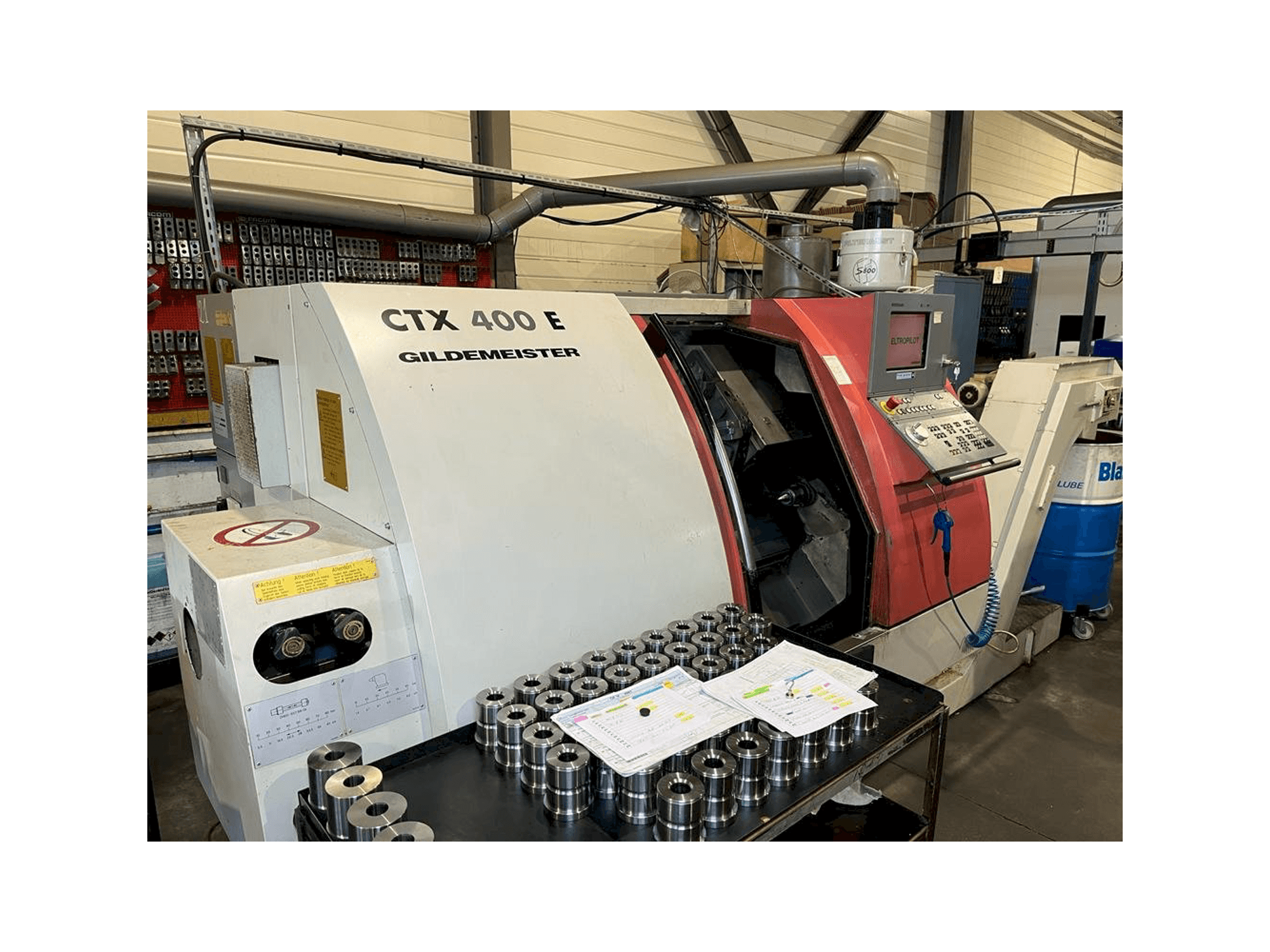 Frontansicht der Gildemeister CTX 400 E Maschine