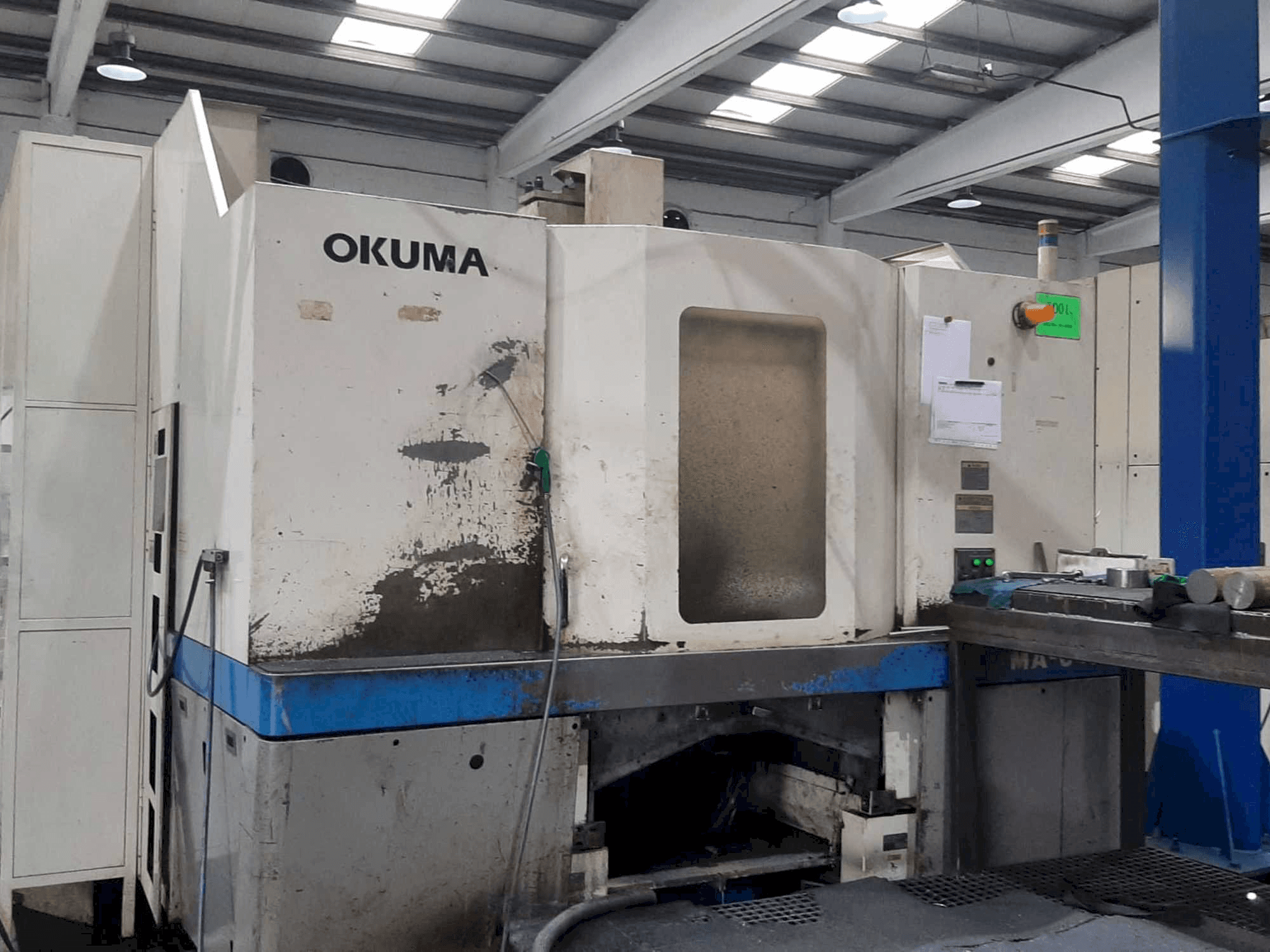 Frontansicht der Okuma MA-60HB Maschine