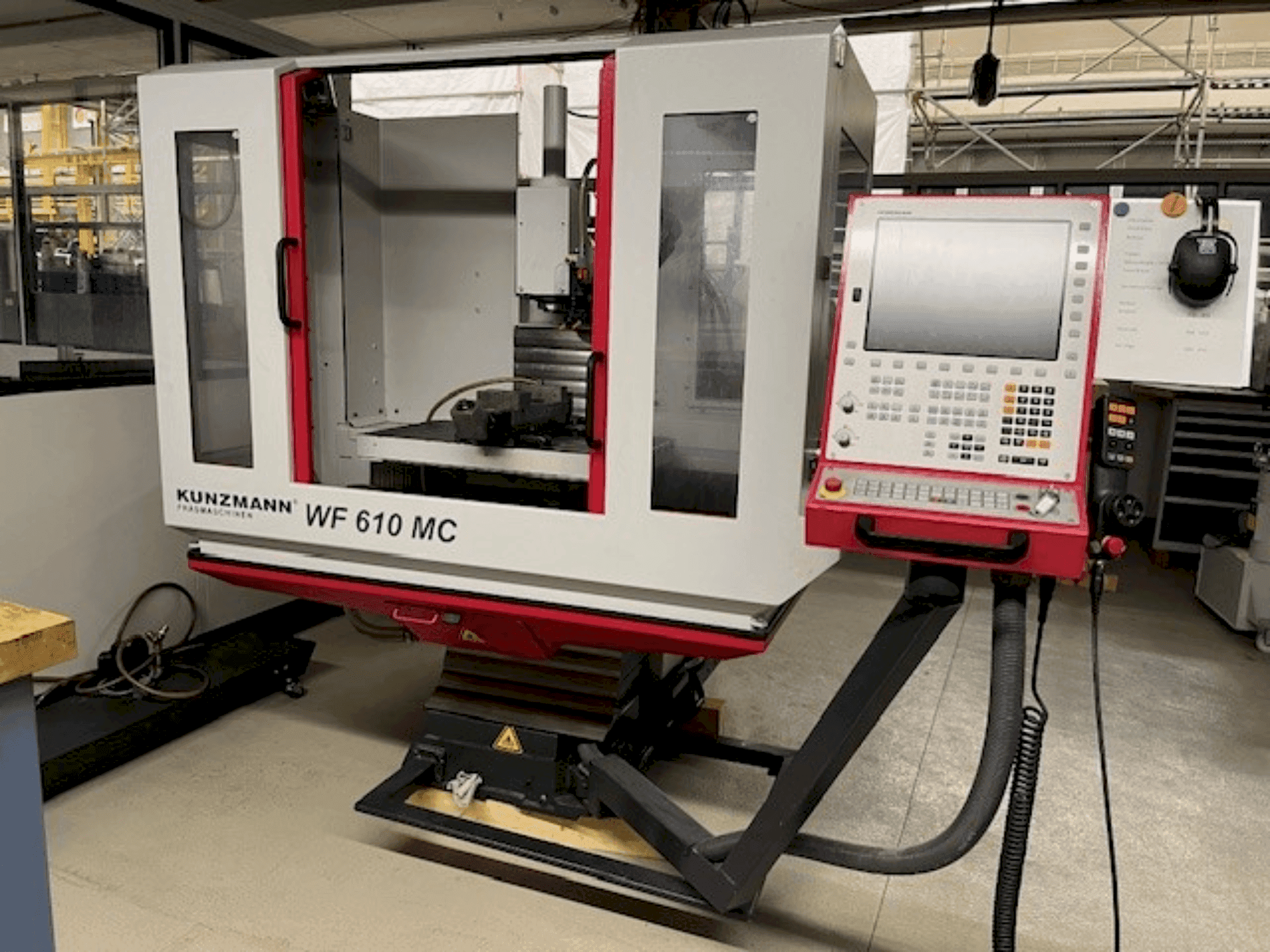 Frontansicht der KUNZMANN WF 610MC Maschine