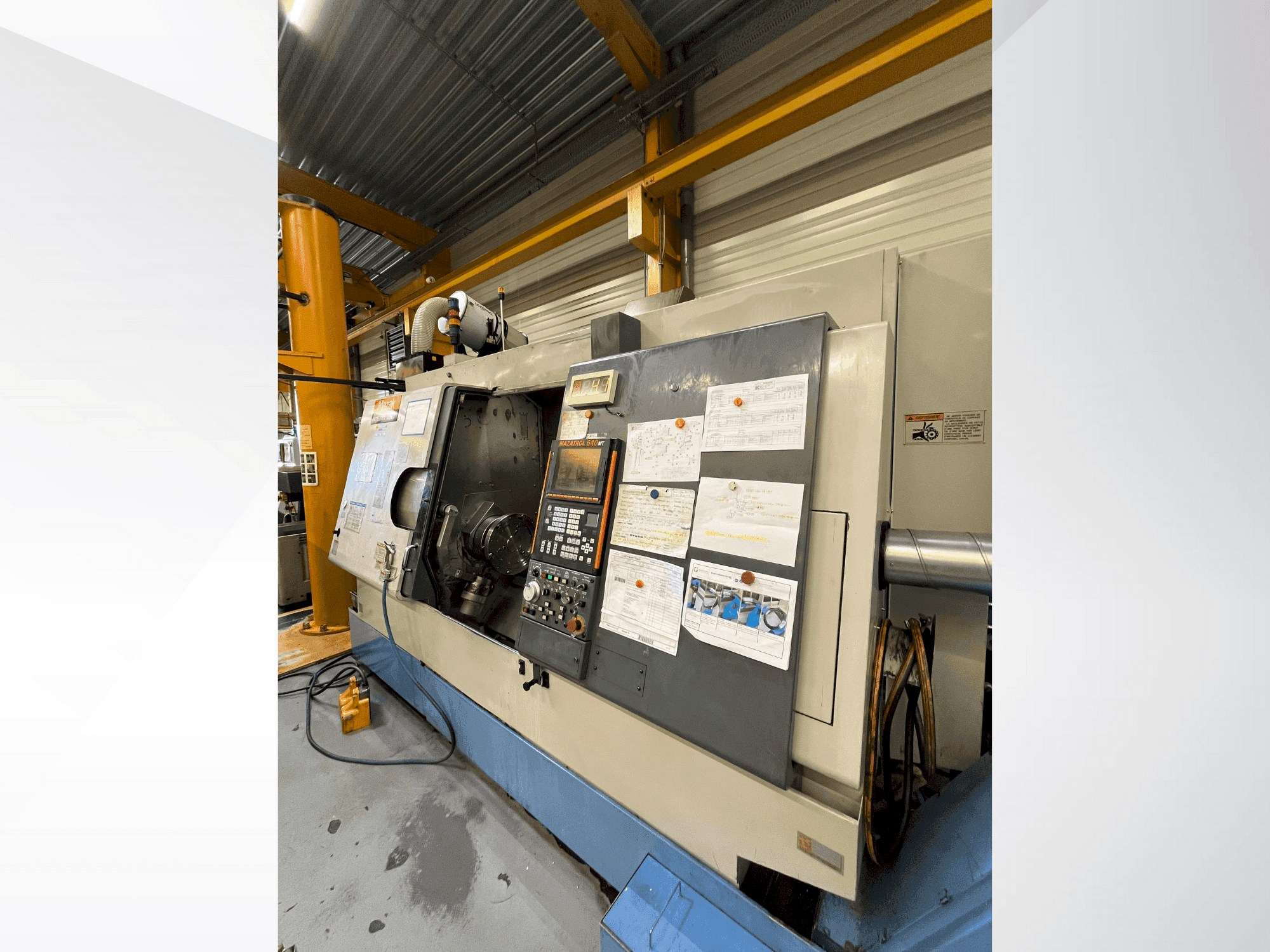 Frontansicht der Mazak Integrex 400Y Maschine