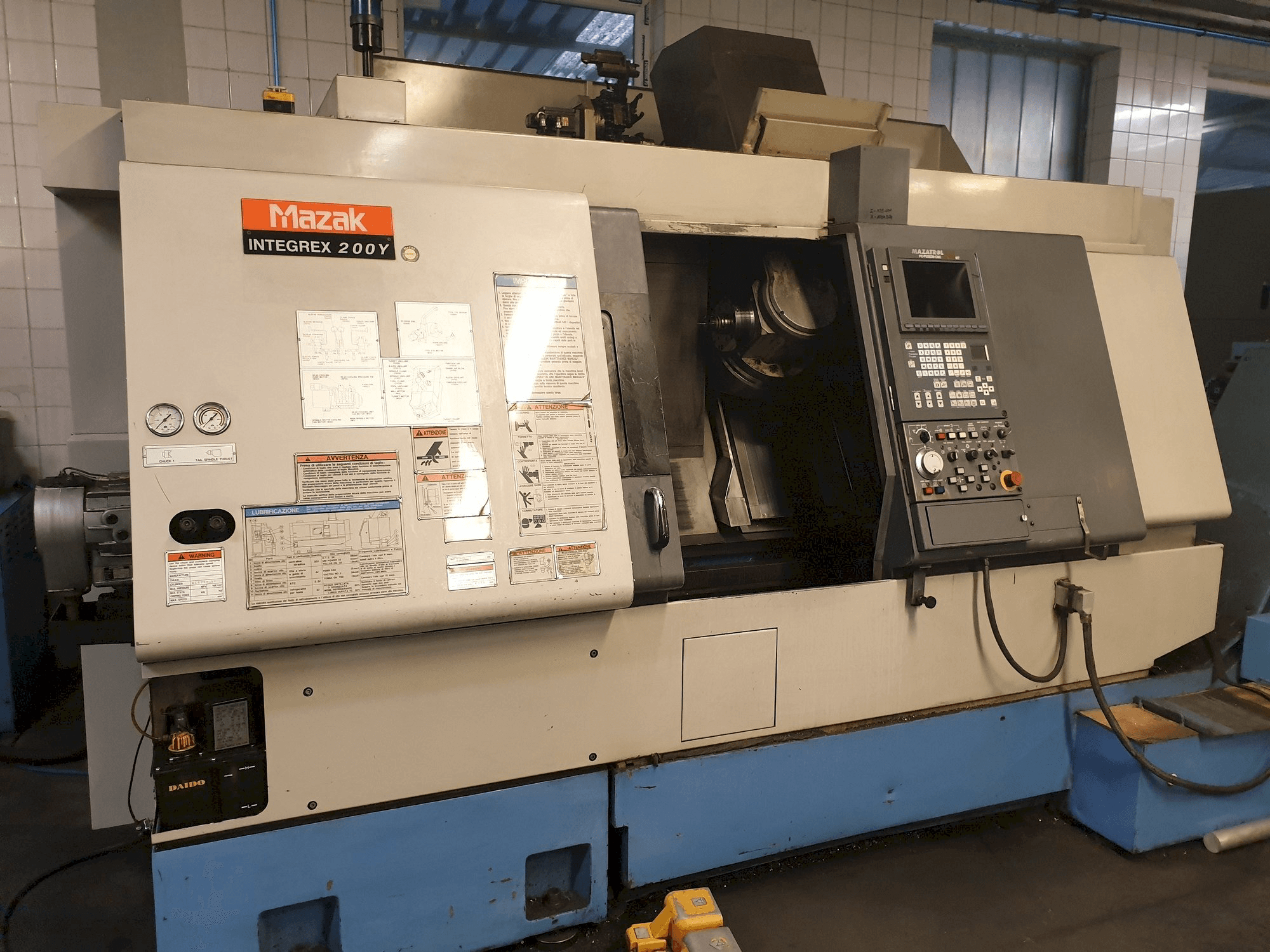 Frontansicht der Mazak Integrex 200 Y Maschine