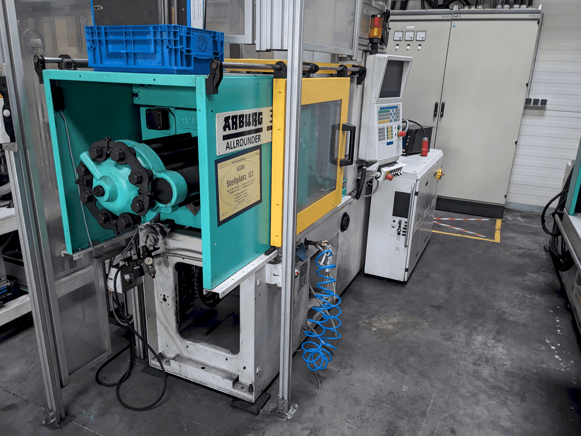 Frontansicht der Arburg 320 C 500-100 Maschine