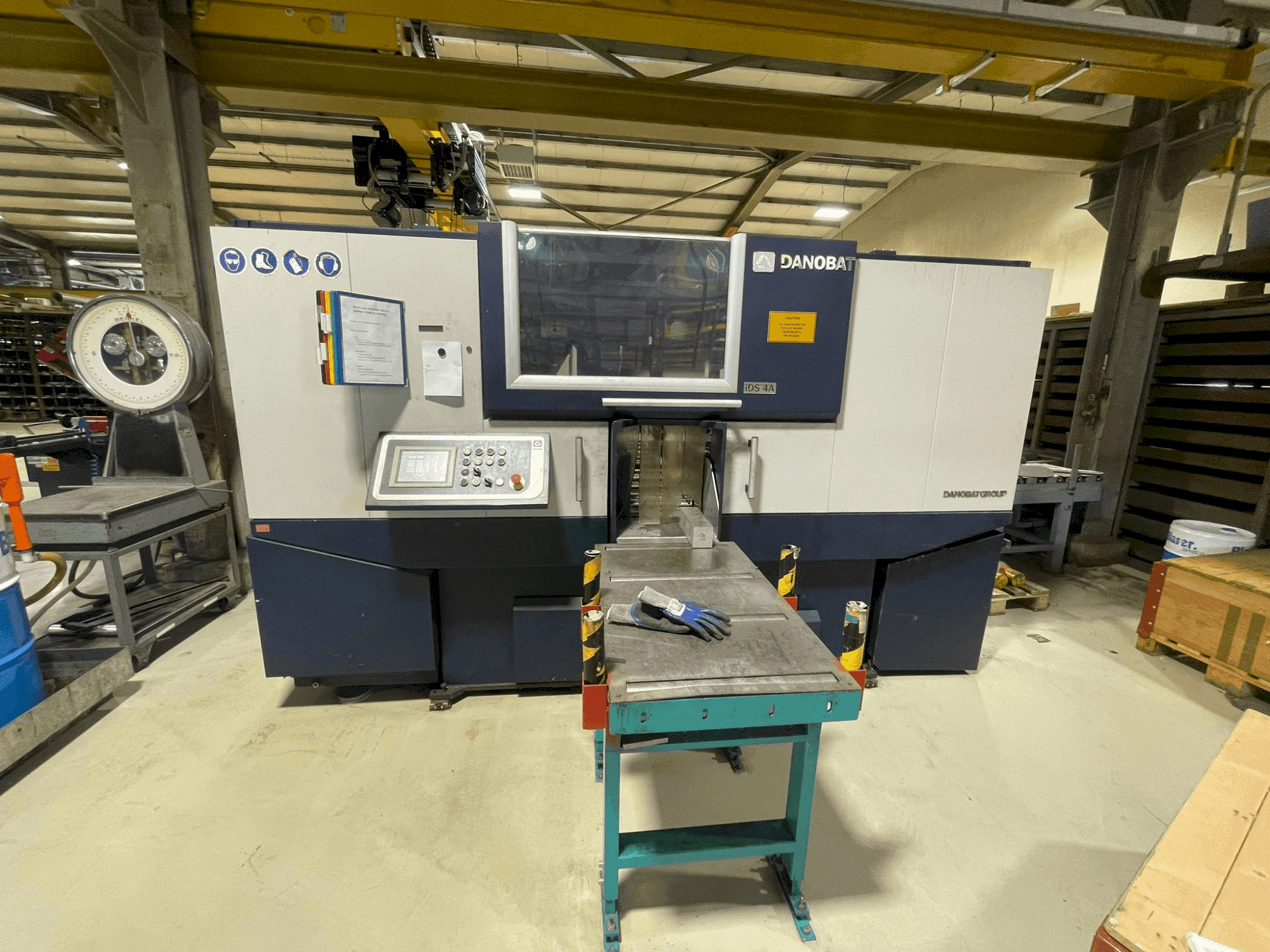 Frontansicht der DANOBAT IDS 4A Maschine
