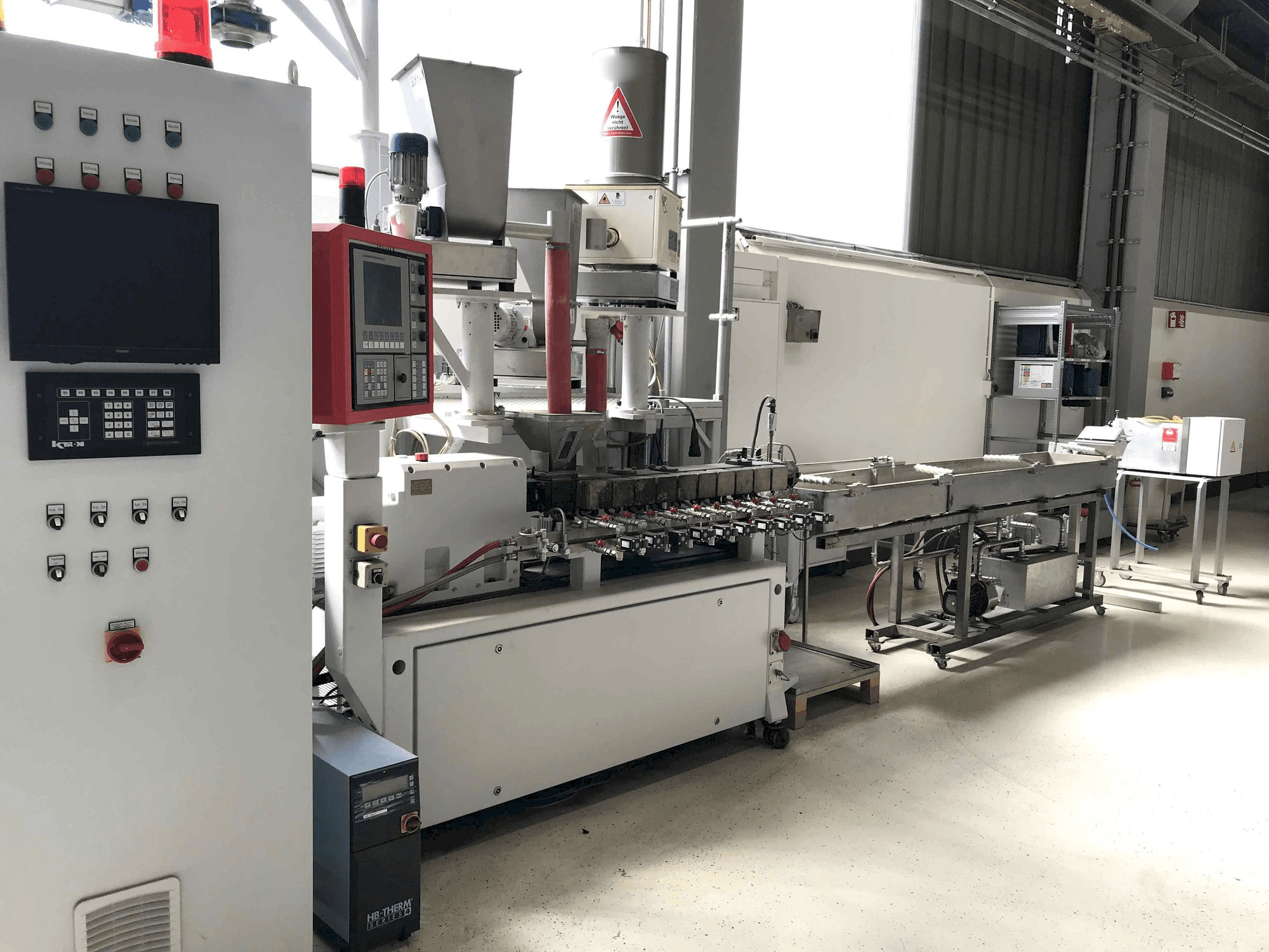 Frontansicht der Leistriz ZSE 27/GL-44D Maschine