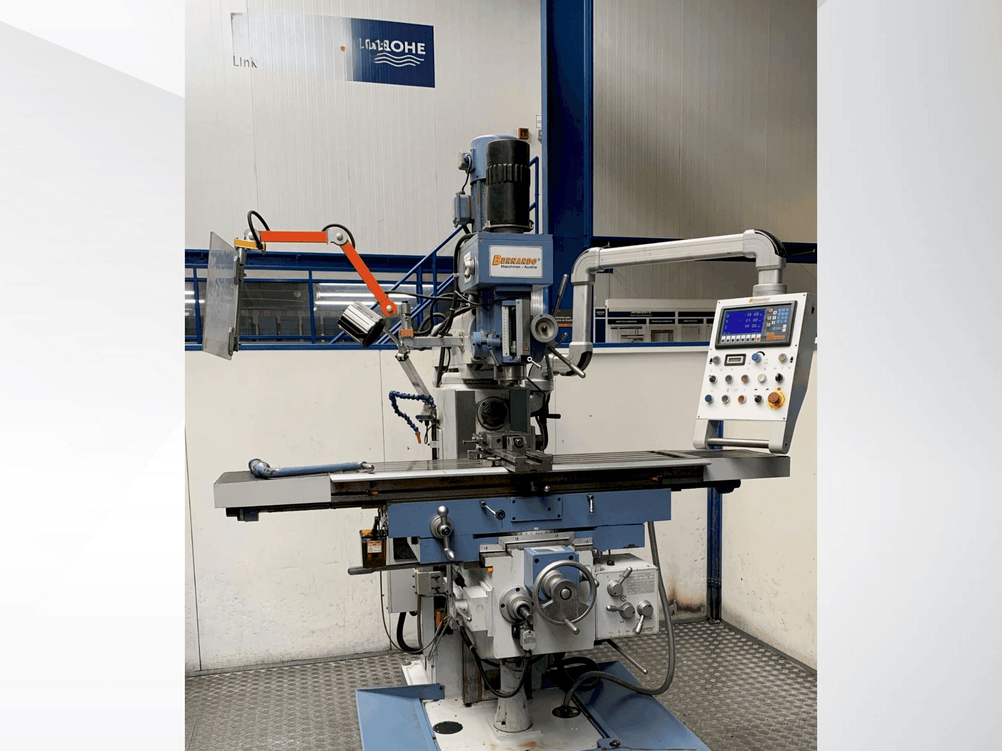 Frontansicht der Bernardo UWF 95 N Maschine