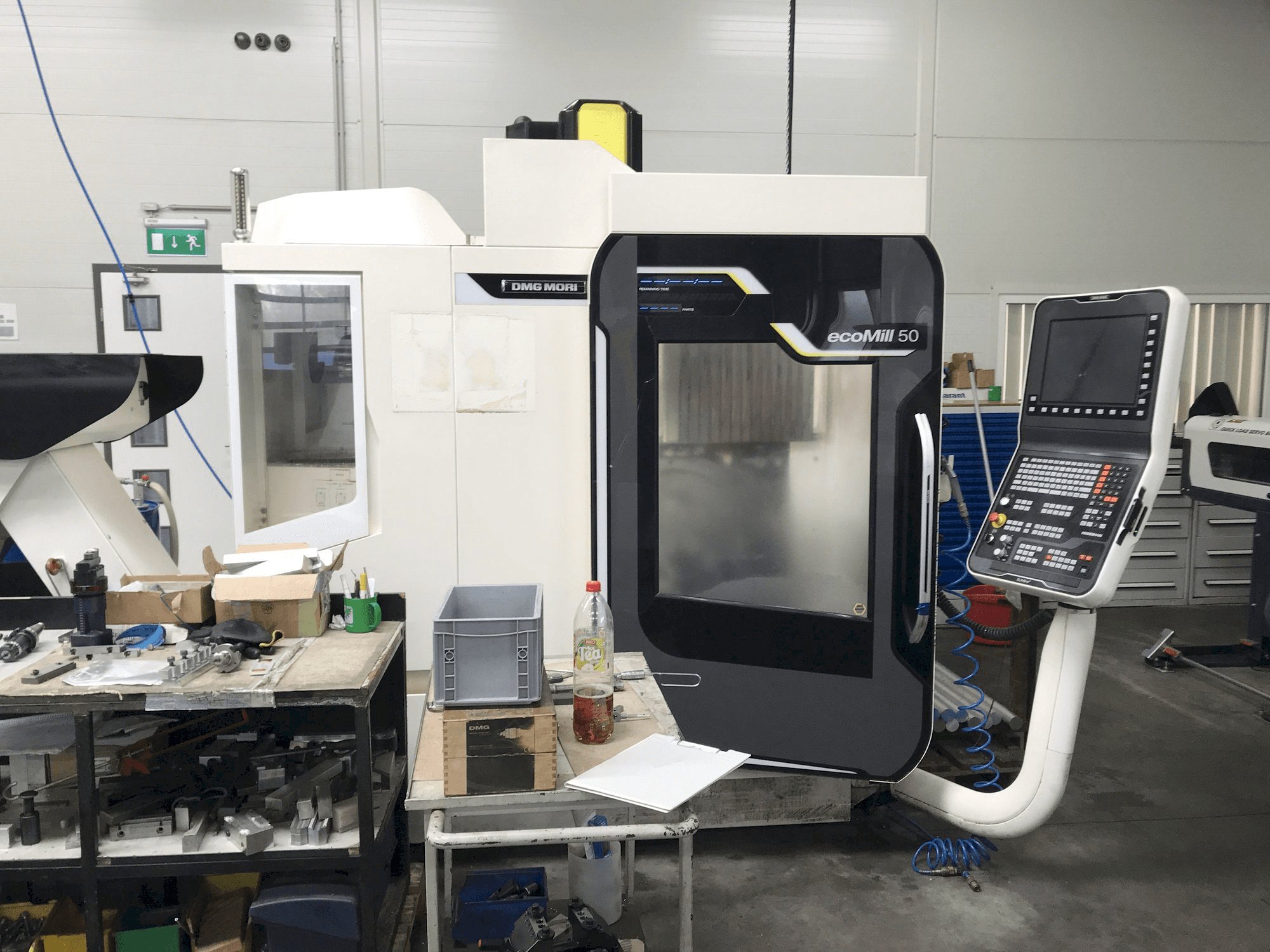 Frontansicht der DMG MORI Ecomill 50 Maschine