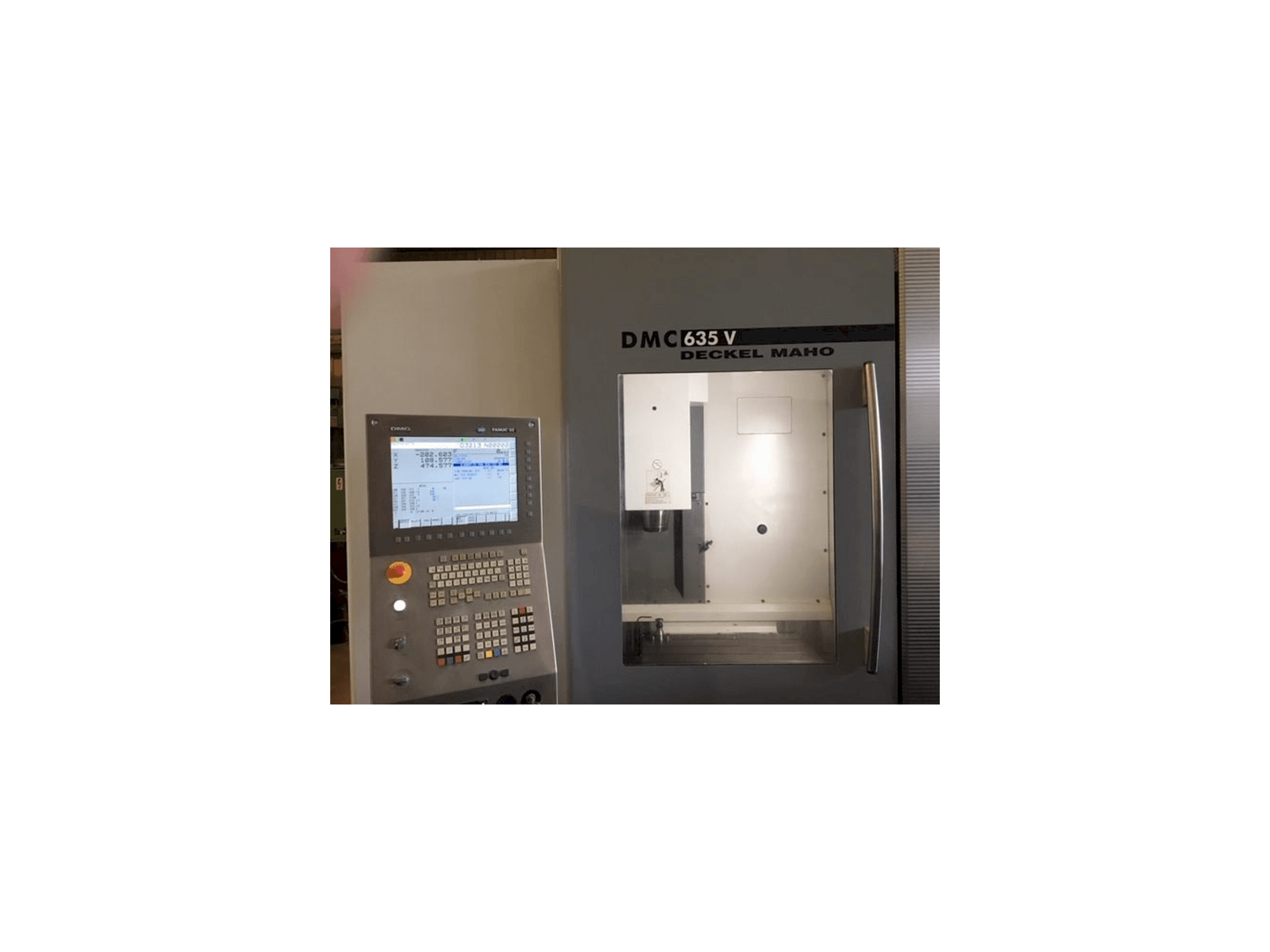 Frontansicht der DECKEL MAHO DMC 635 V Maschine