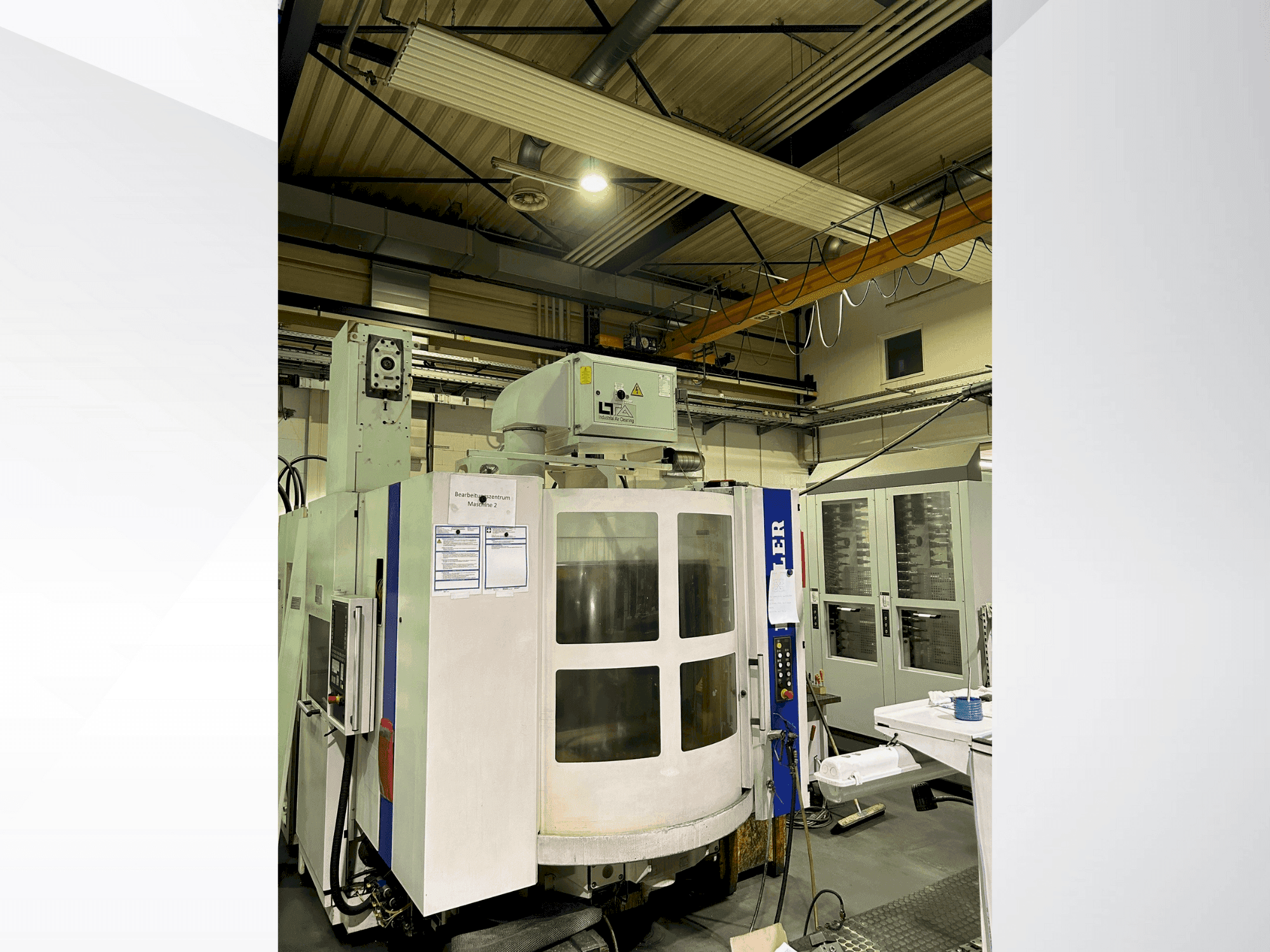 Frontansicht der HELLER MC16 Maschine