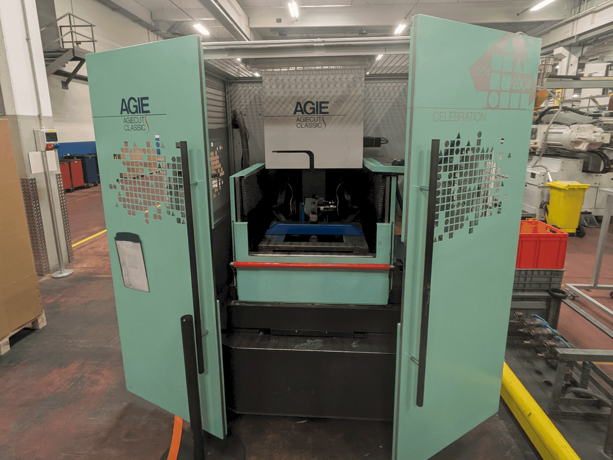 Frontansicht der AGIE Agiecut Classic 2S Maschine