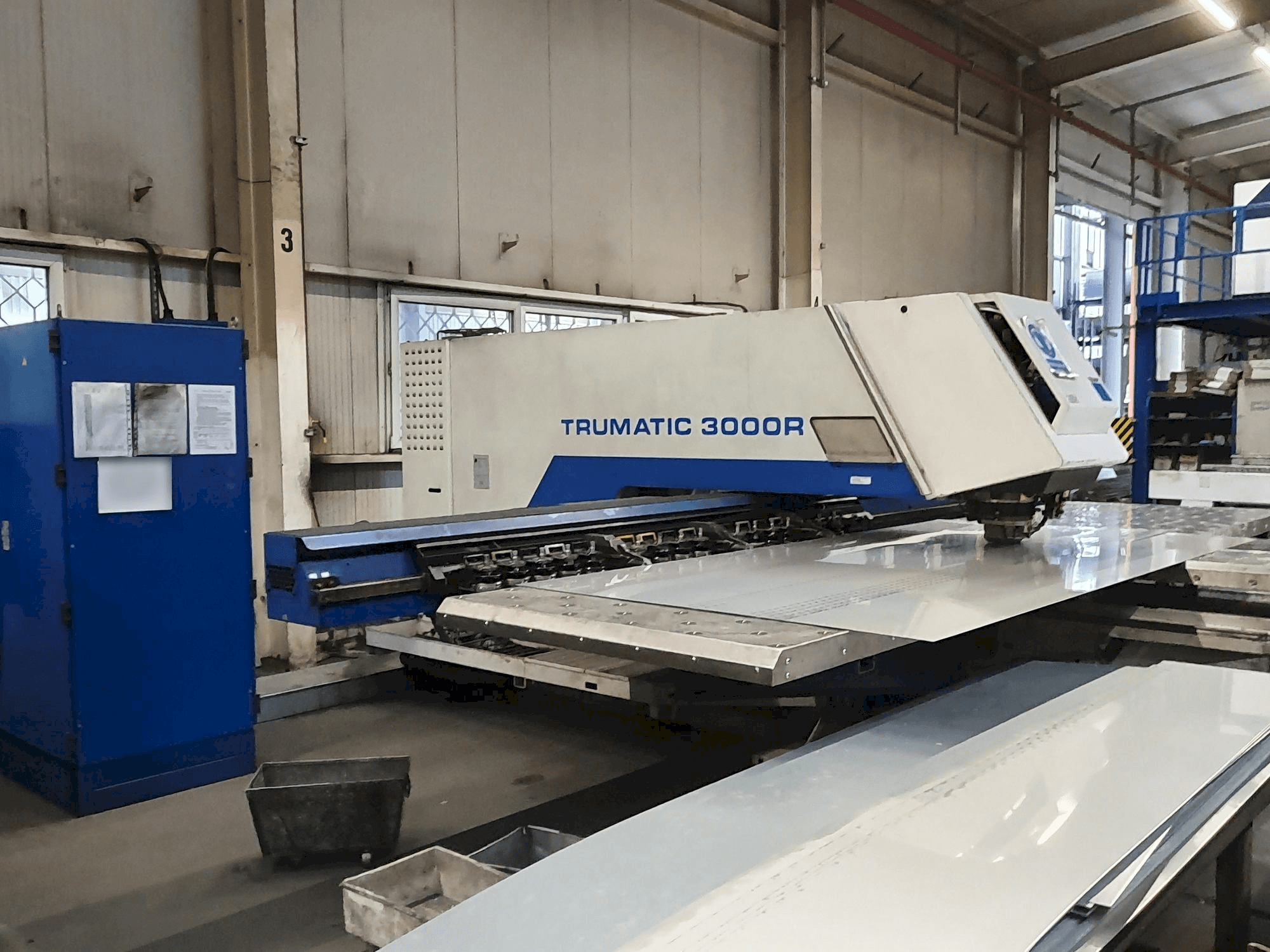 Frontansicht der Trumpf Trumatic 3000R Maschine