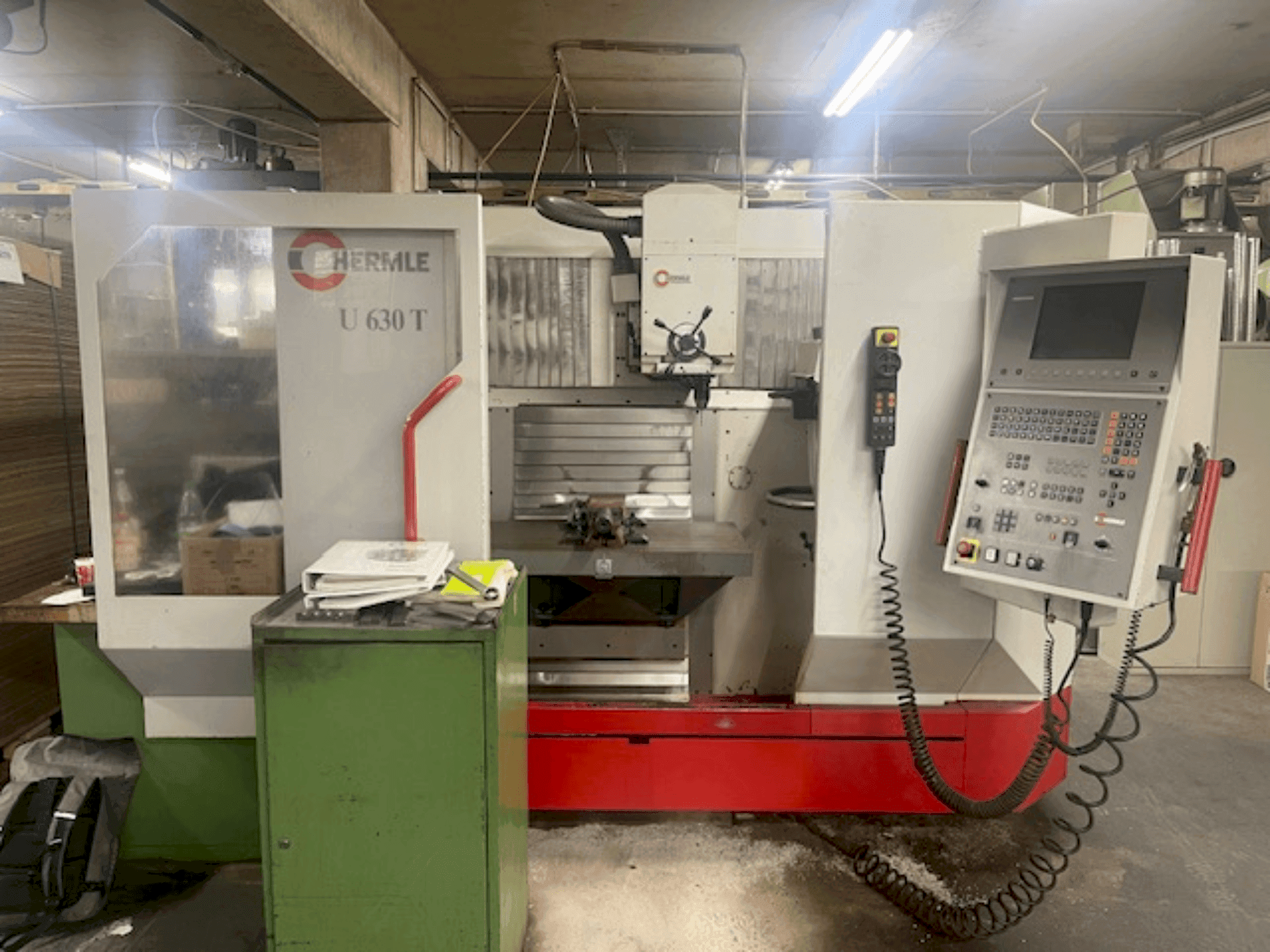 Frontansicht der HERMLE U 630 T Maschine