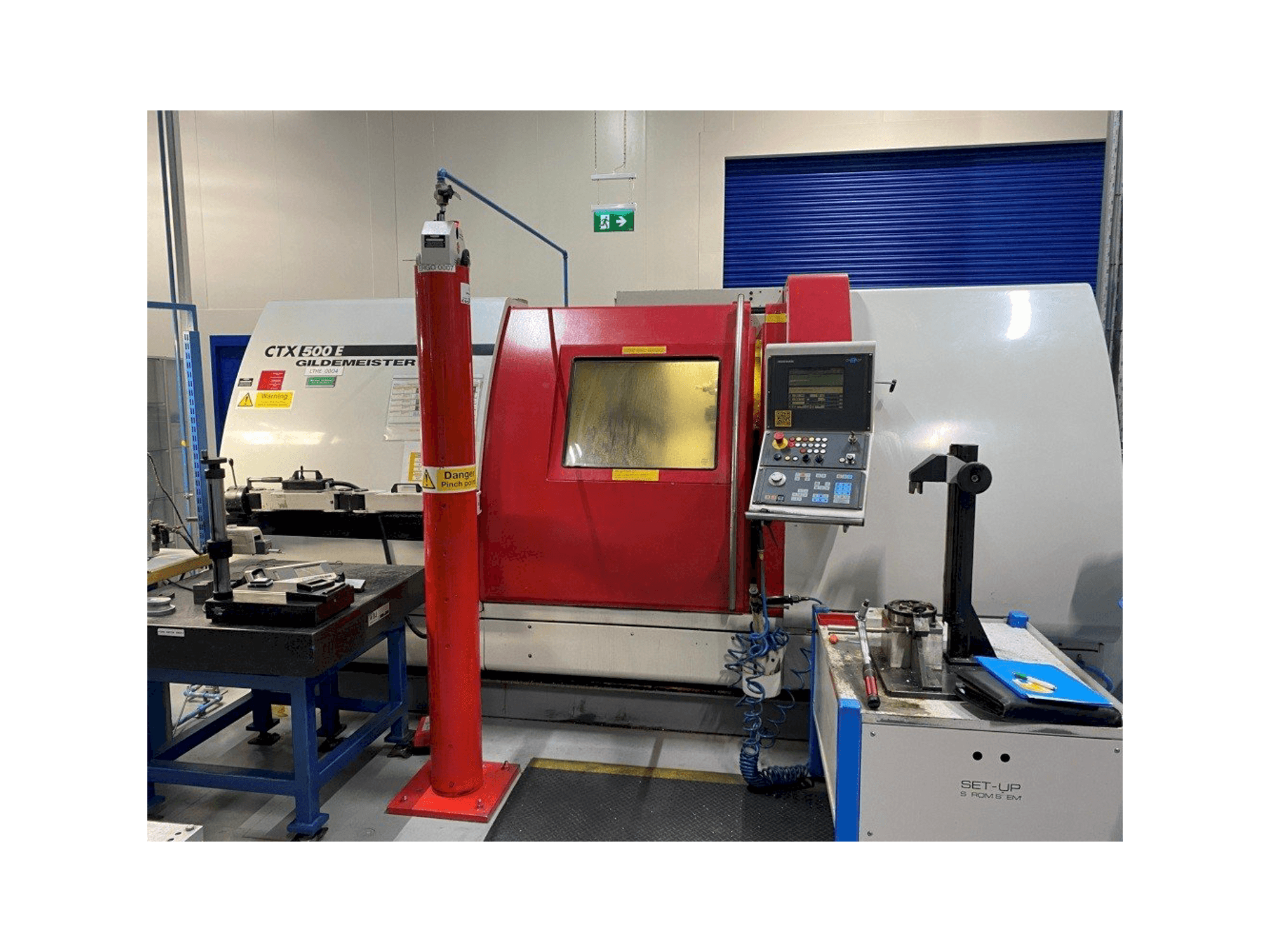 Frontansicht der Gildemeister CTX-500 E Maschine