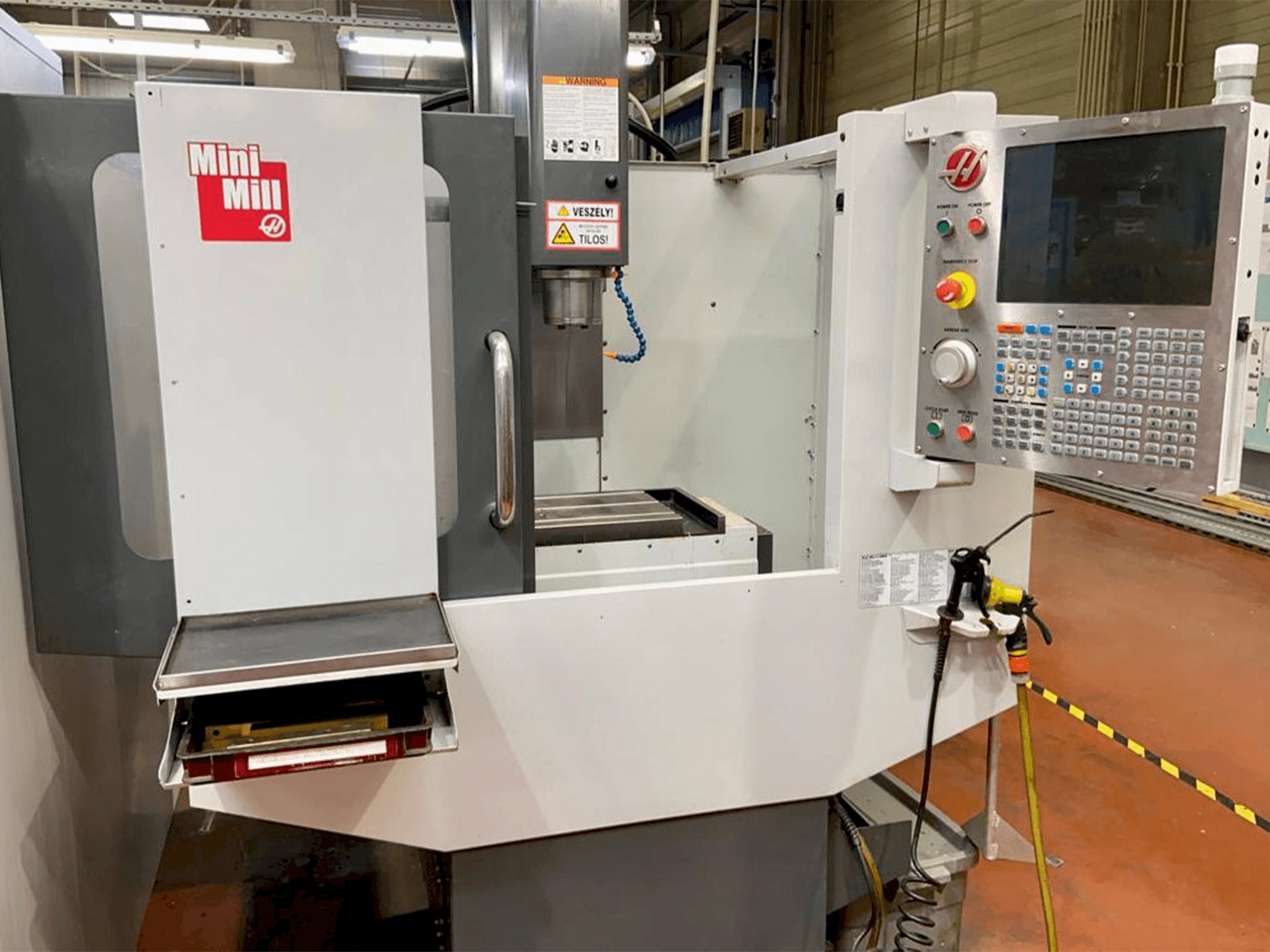 Frontansicht der HAAS MINIMILL Maschine