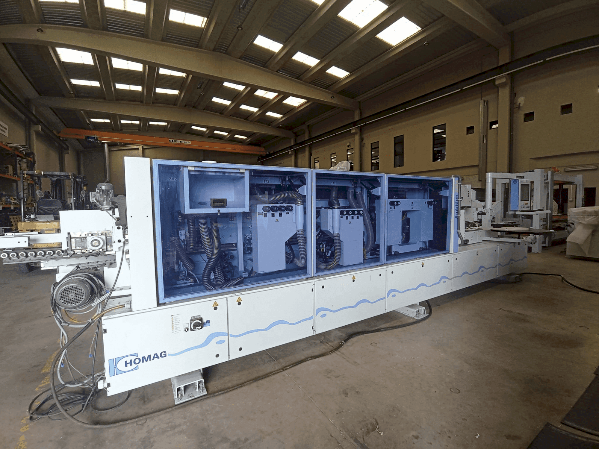 Frontansicht der HOMAG KAL 210 AMBITION 2264 Maschine