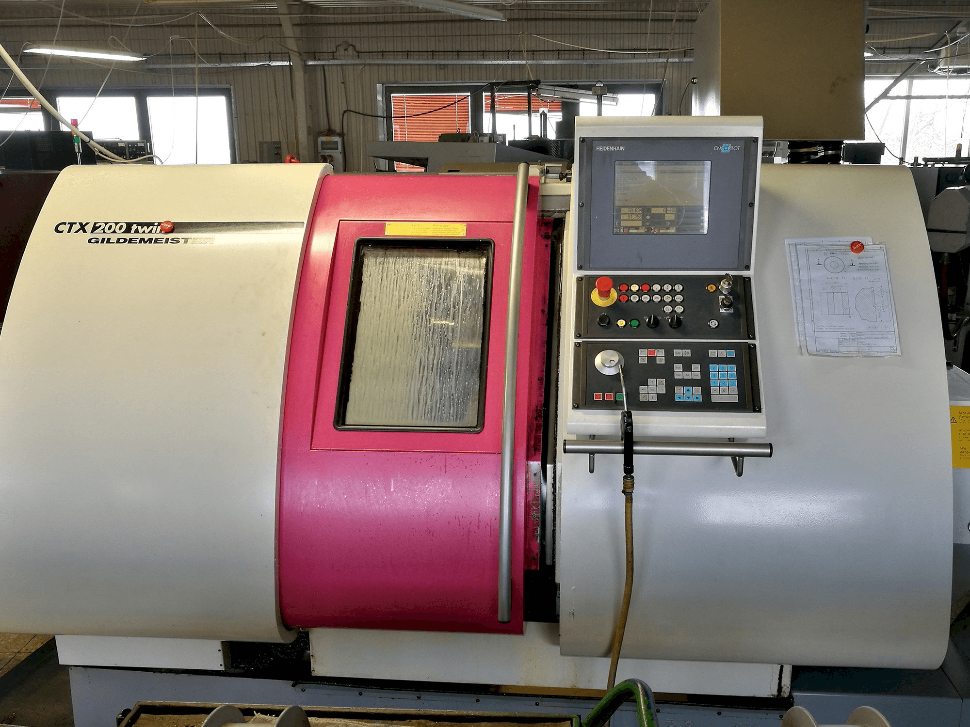 Frontansicht der Gildemeister CTX 200 Twin Maschine