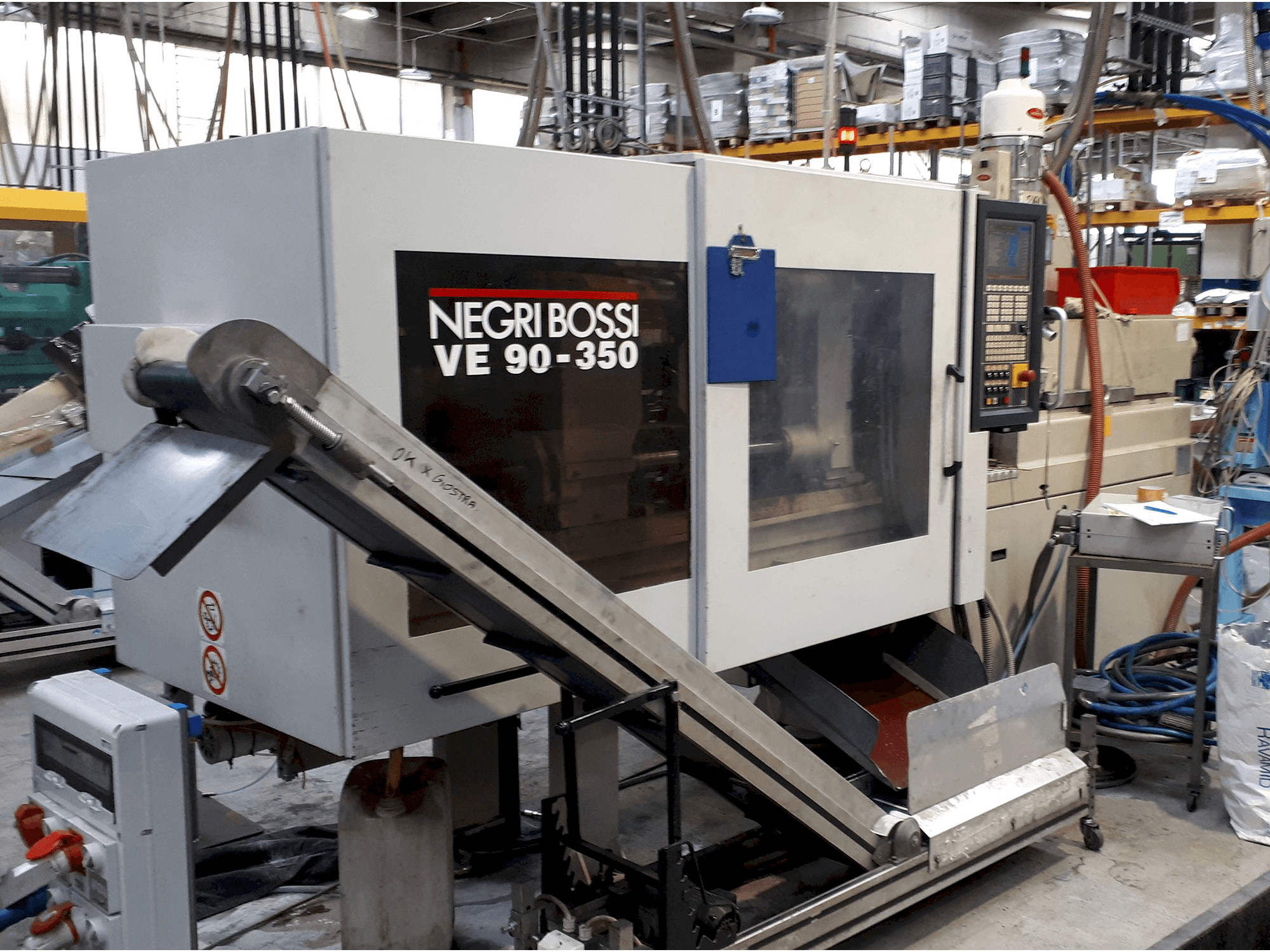 Linke Ansicht der Negri Bossi VE 90-350 Maschine