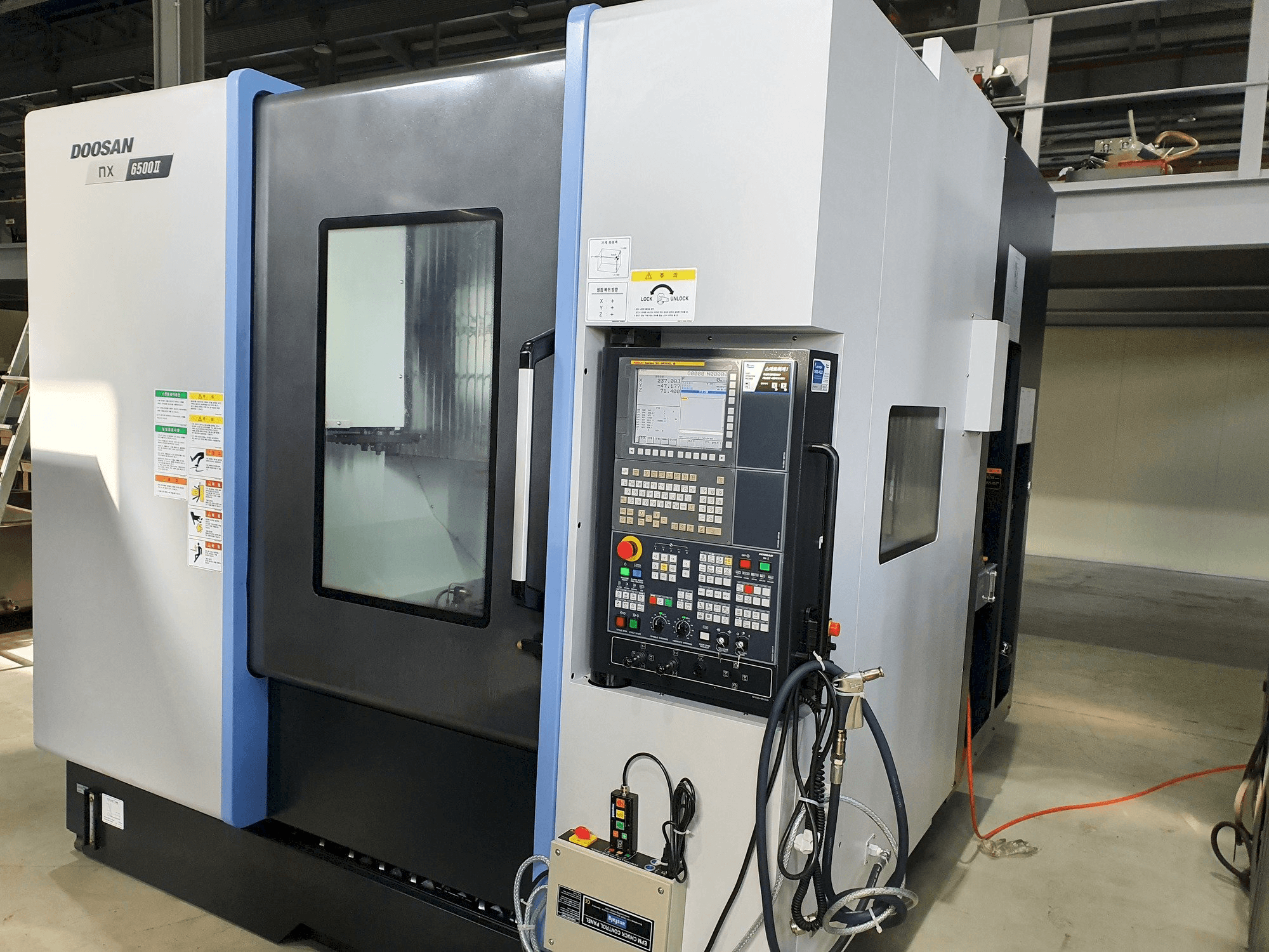 Frontansicht der Doosan NX6500Ⅱ Maschine
