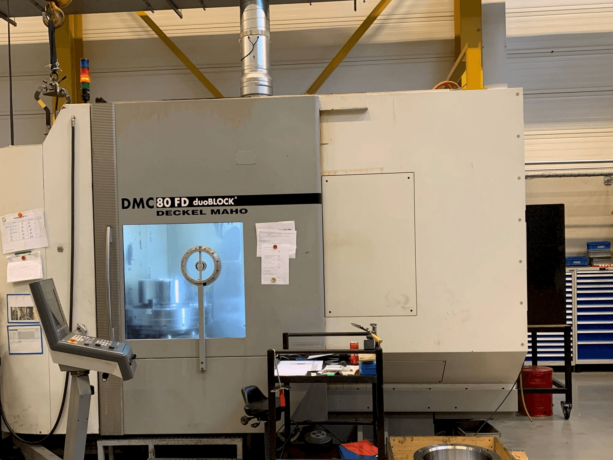 Frontansicht der DECKEL MAHO DMC 80 FD duoBLOCK Maschine