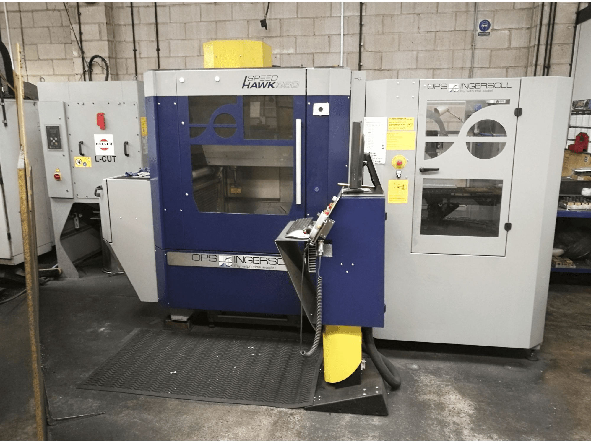 Frontansicht der OPS-INGERSOLL Speed Hawk 550 Maschine