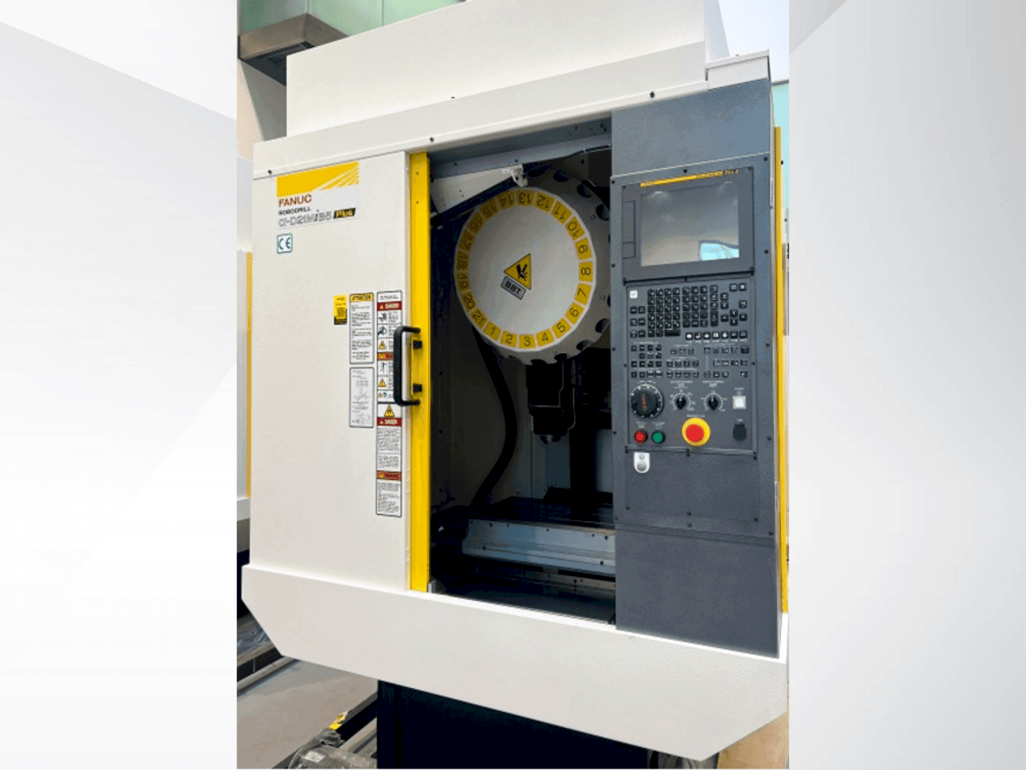 Frontansicht der FANUC ROBODRILL α-D21MiB5P Maschine