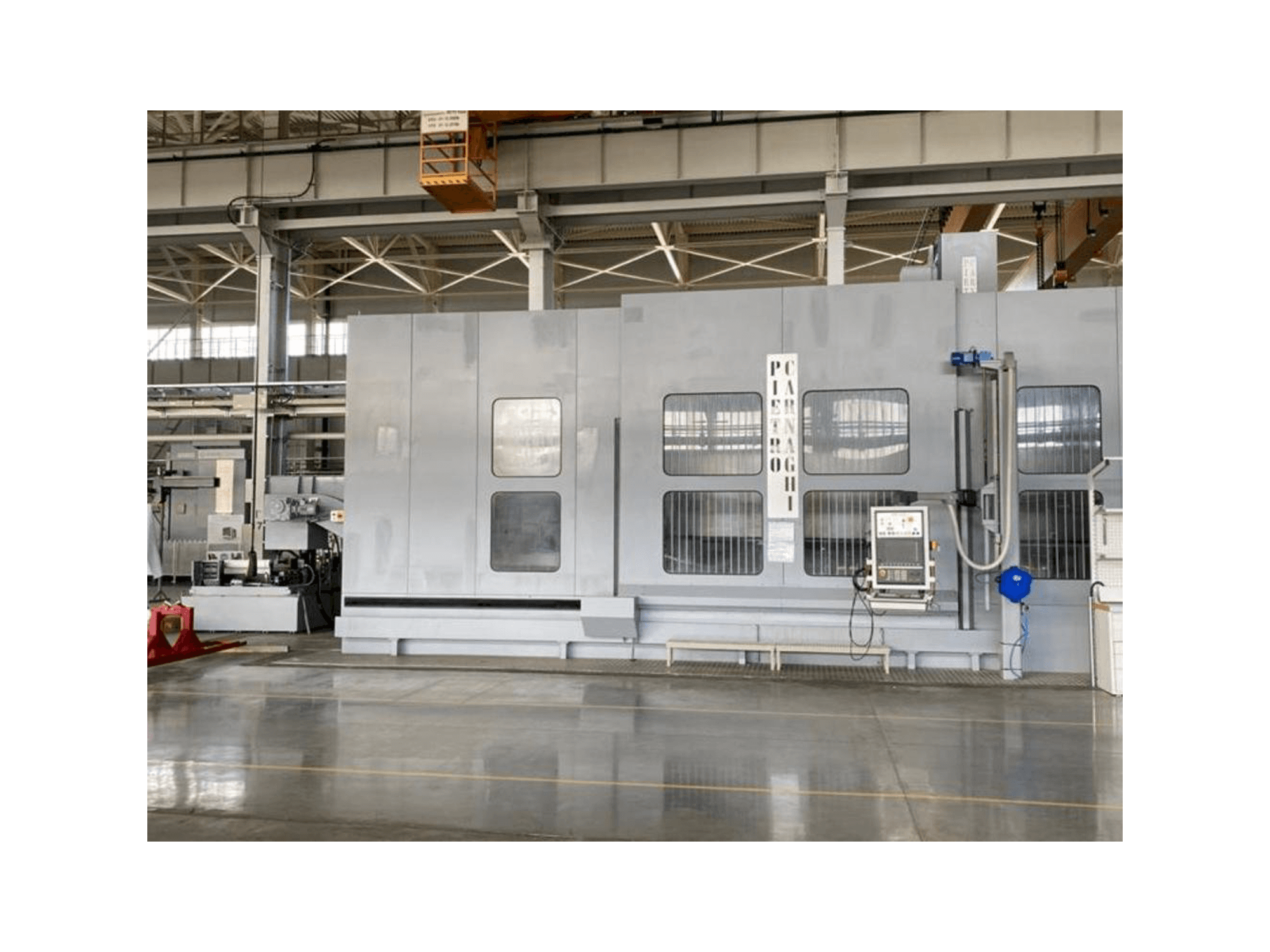 Frontansicht der PIETRO CARNAGHI AC 32TM 2800 Maschine