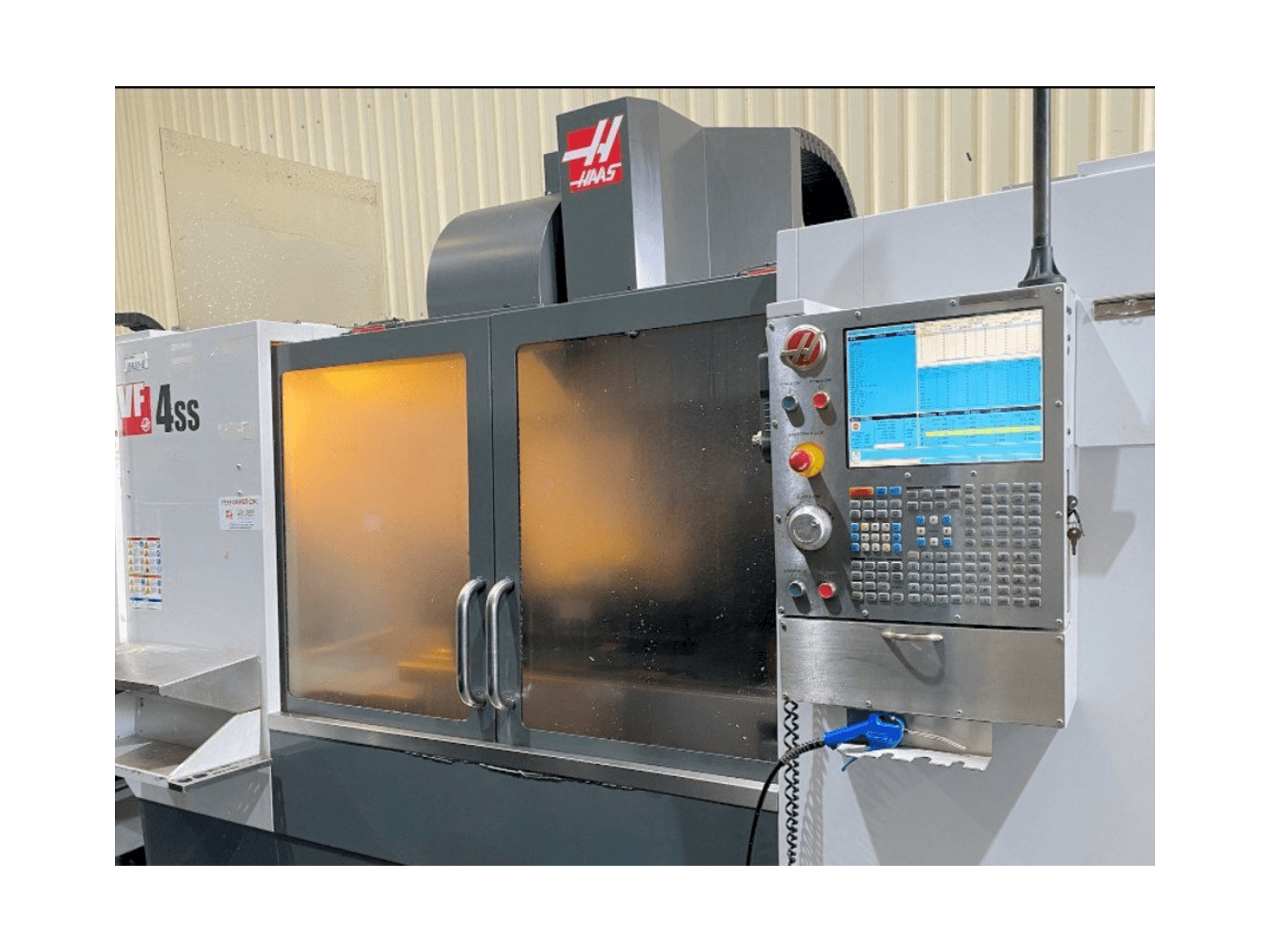 Frontansicht der HAAS VF-4SS Maschine
