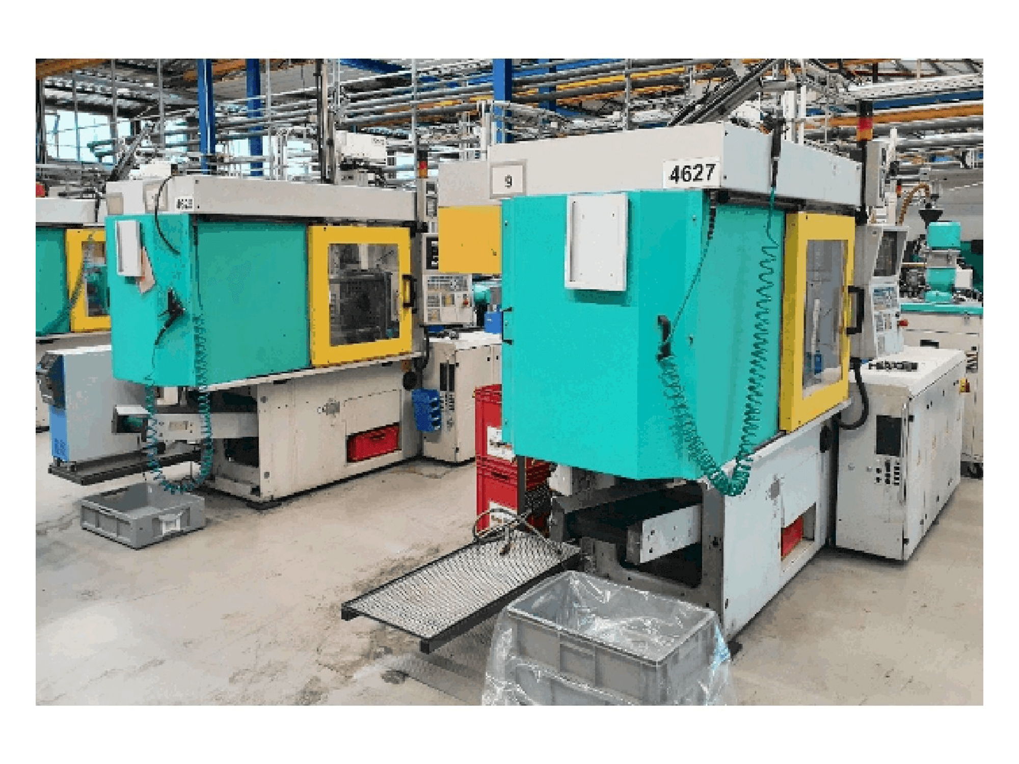 Linke Seitenansicht der Arburg 320 C 600-250 Maschine