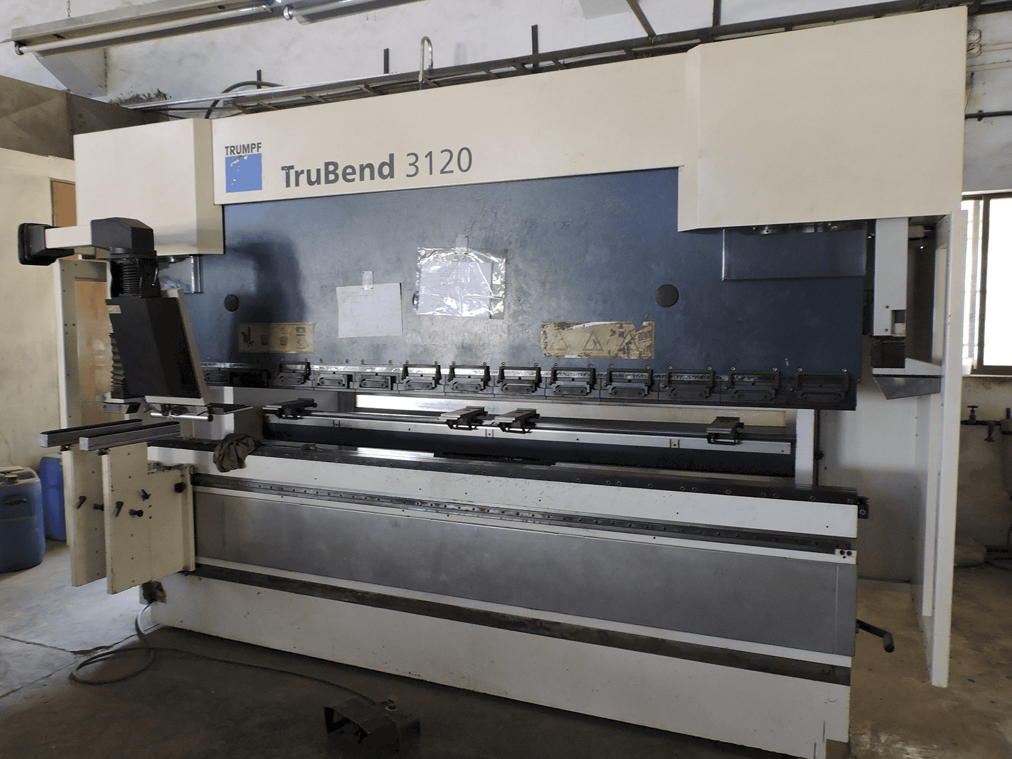 Frontansicht der Trumpf TruBend 3120 Maschine