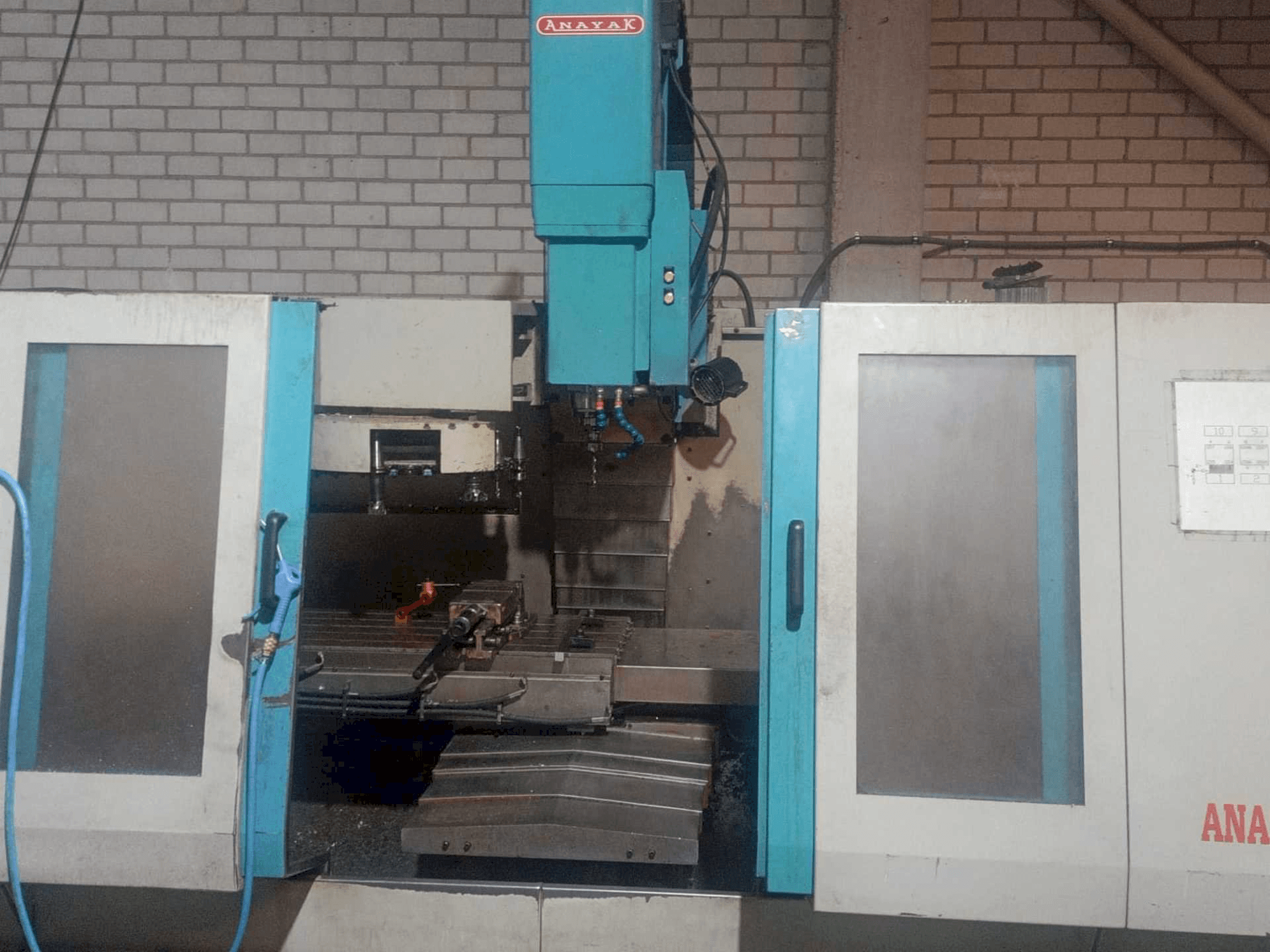 Frontansicht der ANAYAK Anakmatic 11 Maschine