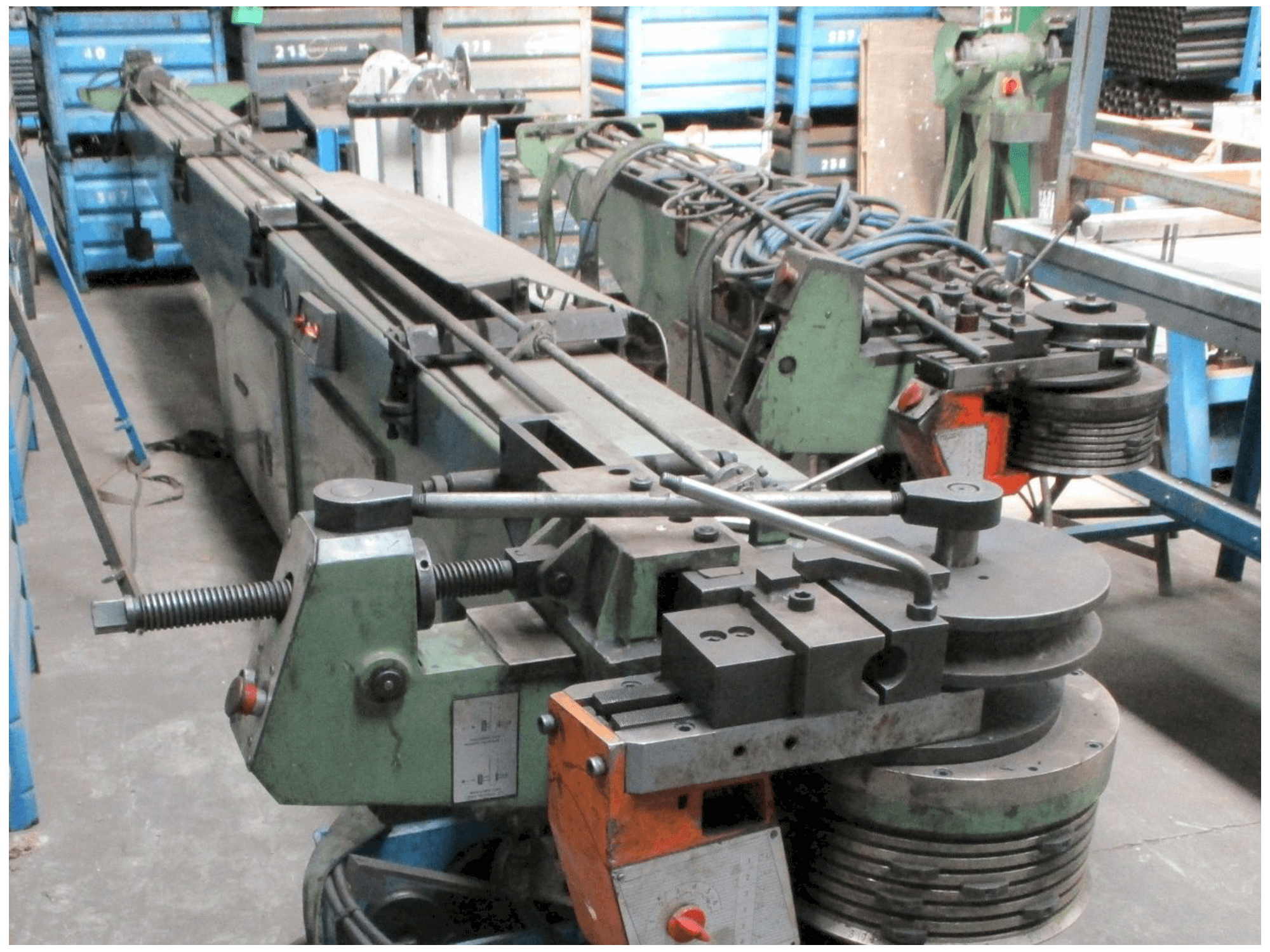 Frontansicht der Tejero 55AHC Maschine