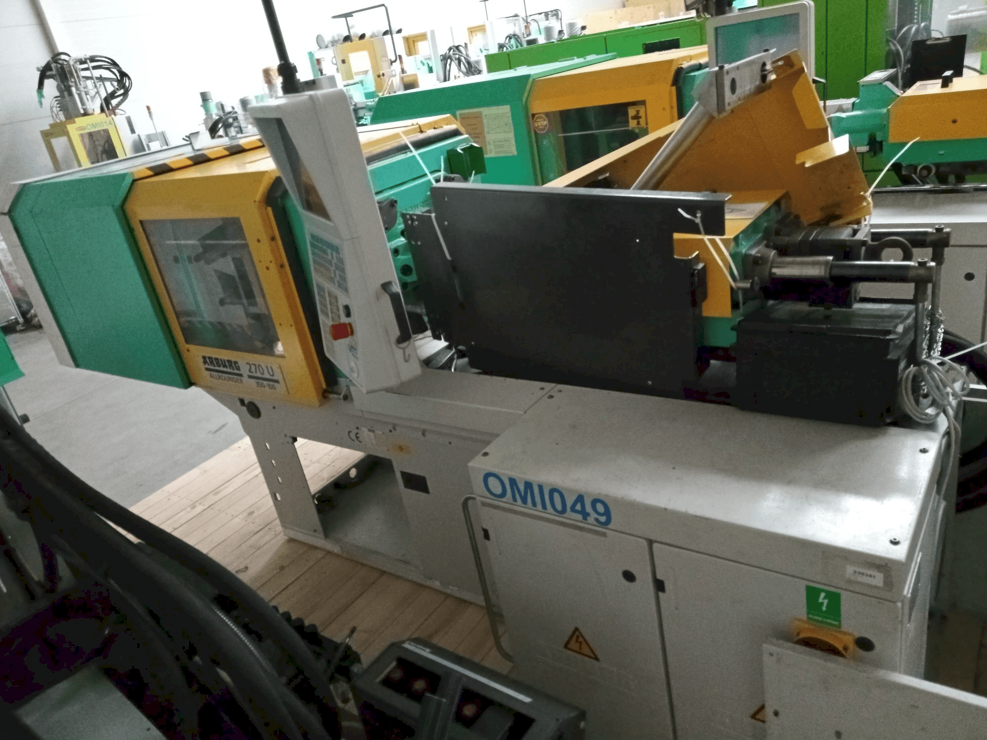 Frontansicht der Arburg Allrounder 270U 350-100U Maschine