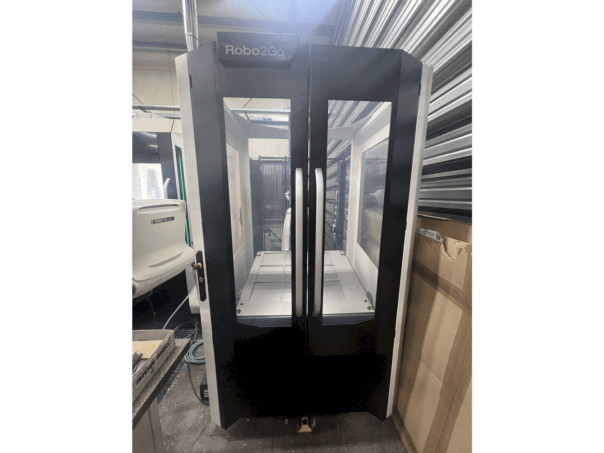 Frontansicht der DMG Robo2Go Maschine