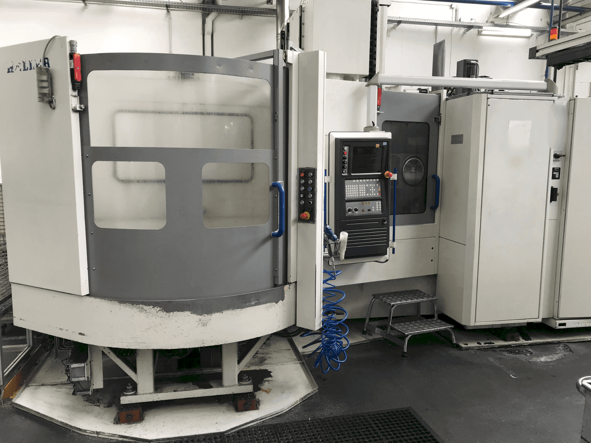 Frontansicht der HELLER MC 16 Maschine