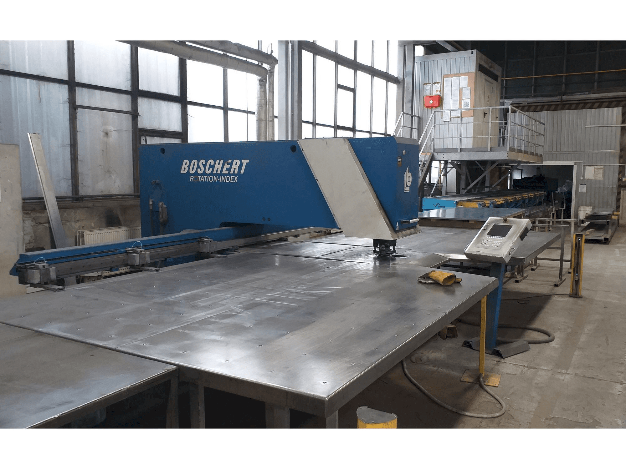 Frontansicht der Boschert Ecco Line Compact CNC32060 Maschine