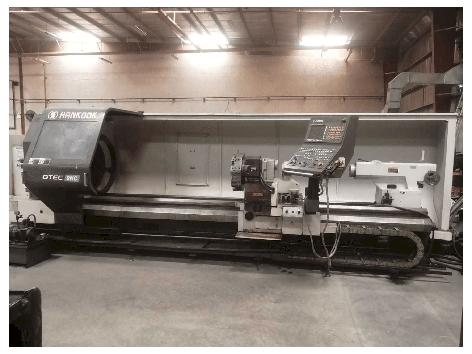 Frontansicht der HANKOOK PROTEC-9NC Maschine