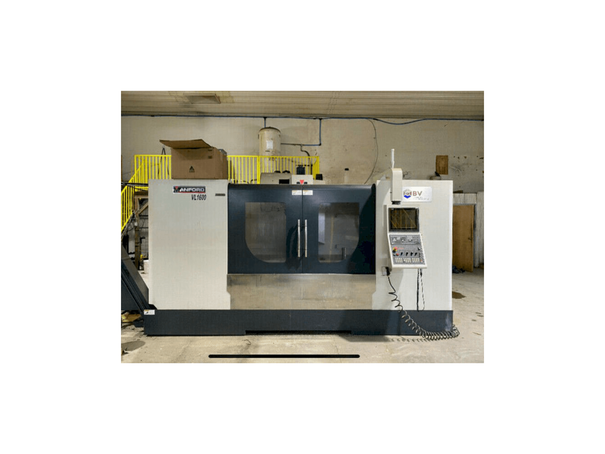 Frontansicht der Manford VMC VL-1600 Maschine