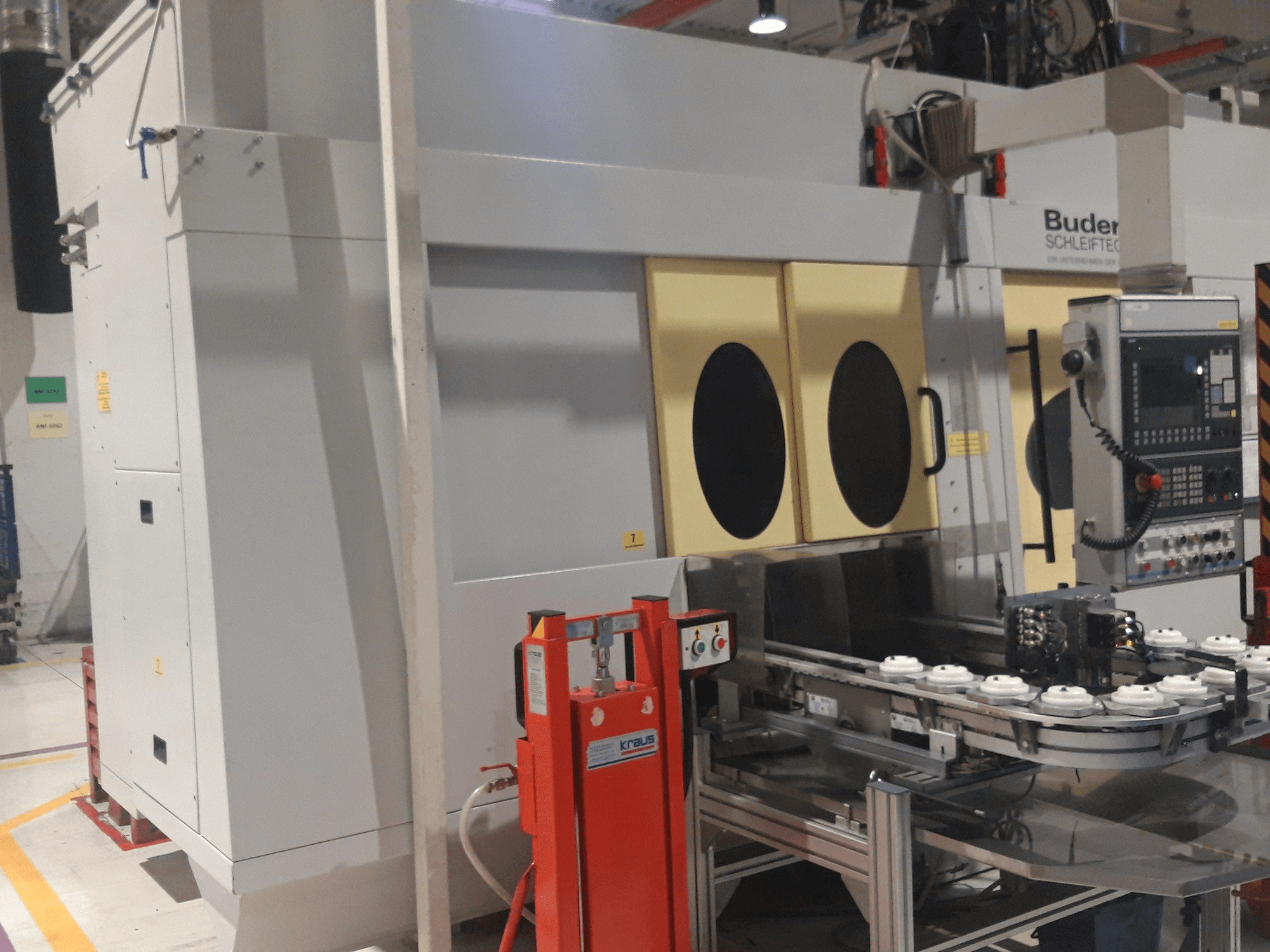 Frontansicht der Budeurus CNC 245 + Automation Maschine